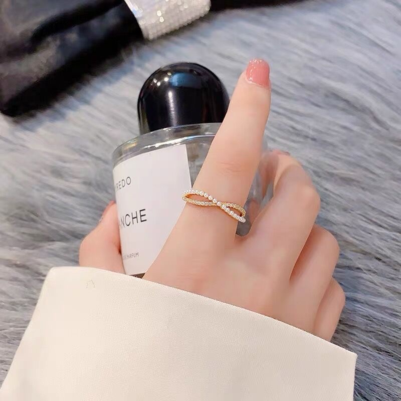 Cool Fashion With Small Fresh Boudoir Pearl Ring Opening Adjustable Copper Zircon Plated Gold Jewelry Application Scenario