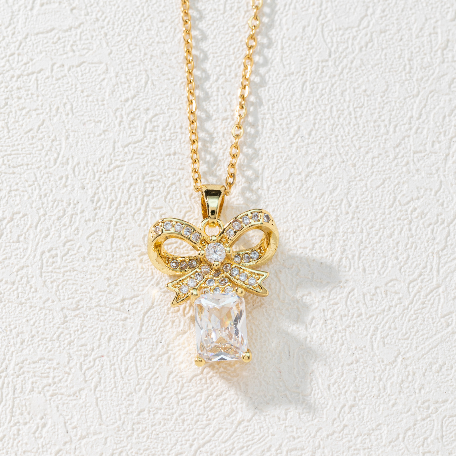 Japanese And Korean Style Fashion Titanium Steel Necklace Female Minority High-Grade Sense Not Fading Collarbone Chain Light Luxury With Bow Accessories Application Scenario
