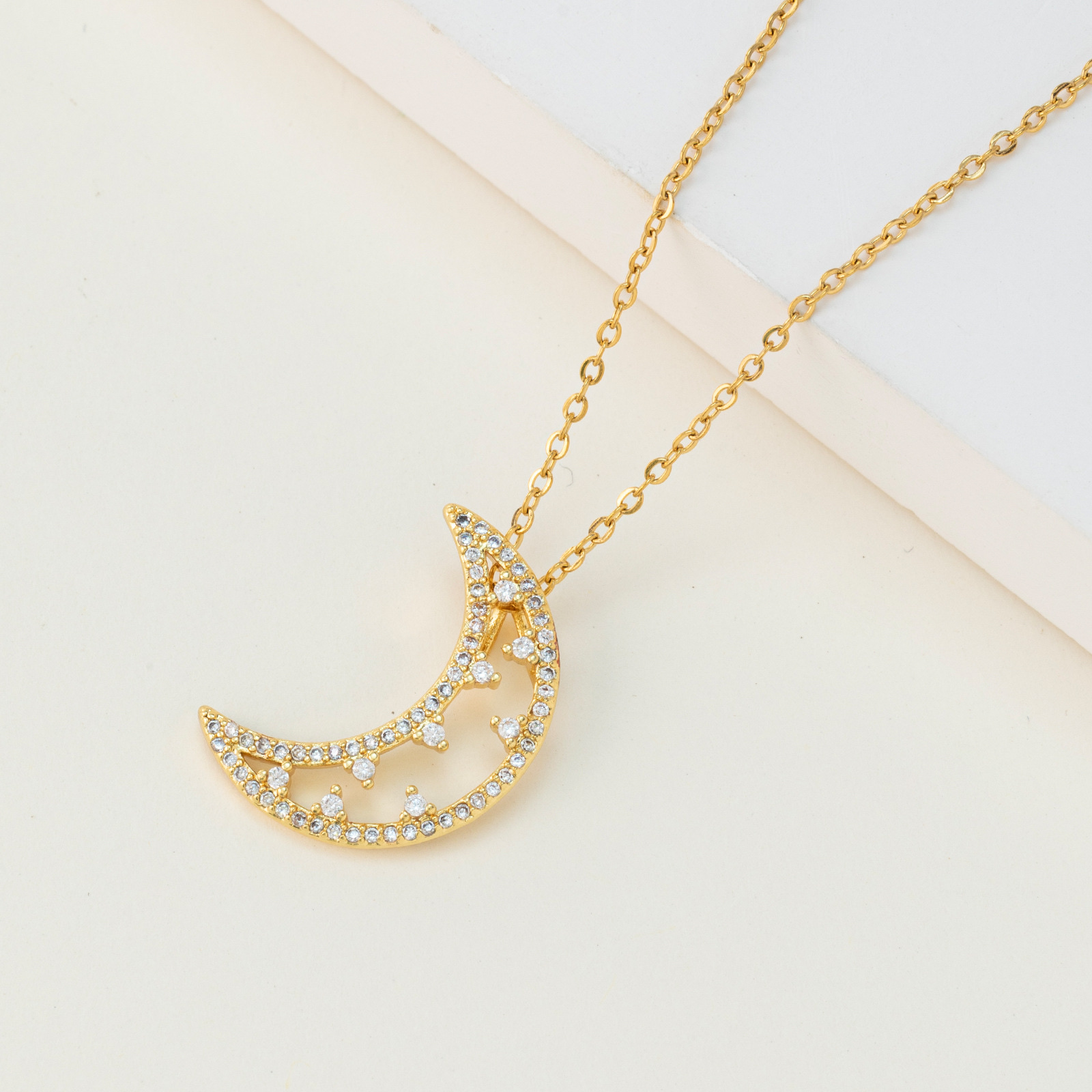 Cross-Border New Popular Crescent Zircon Necklace Copper Micro Inset Pendant Simple Stainless Steel Collarbone Chain Factory Direct Sales Specification drawing
