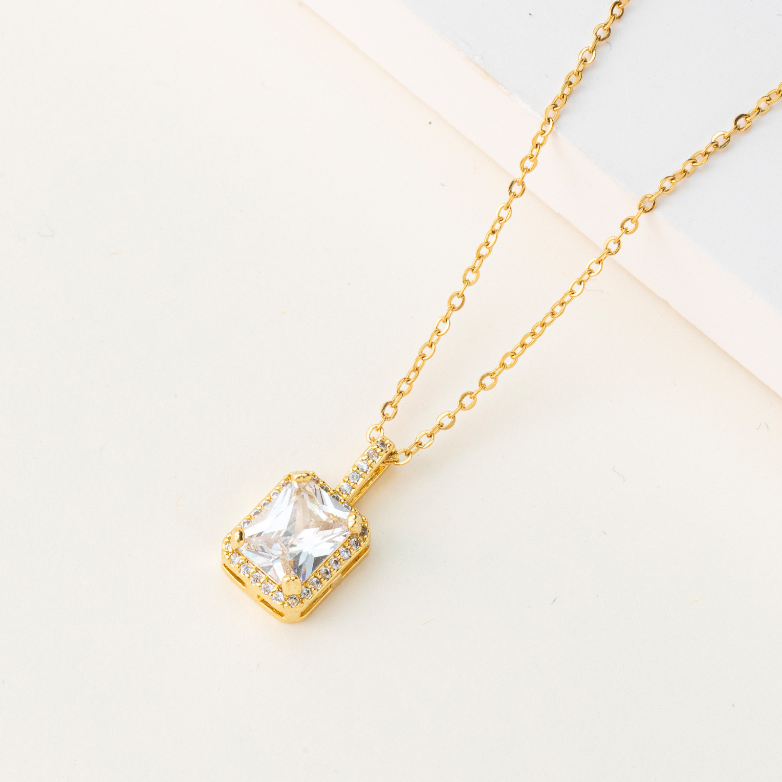 Aaa Zircon Inset Collar Pendant Necklace Fashion European And American Quality Collarbone Chain Cross-Border Source Manufacturers Item Picture