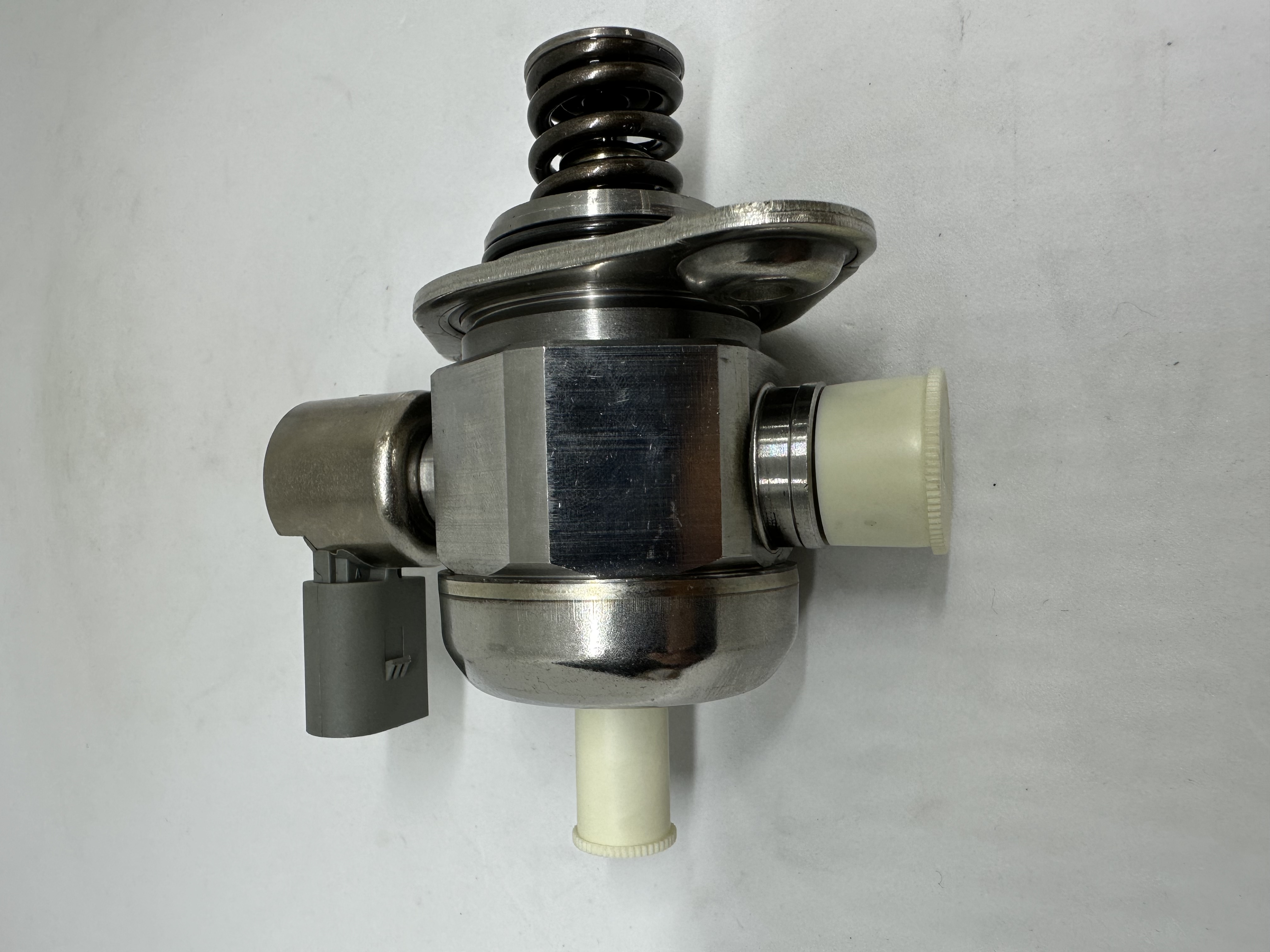 Applicable to Volkswagen Audi EA888 common rail fuel system high pressure pump 06H127025Q