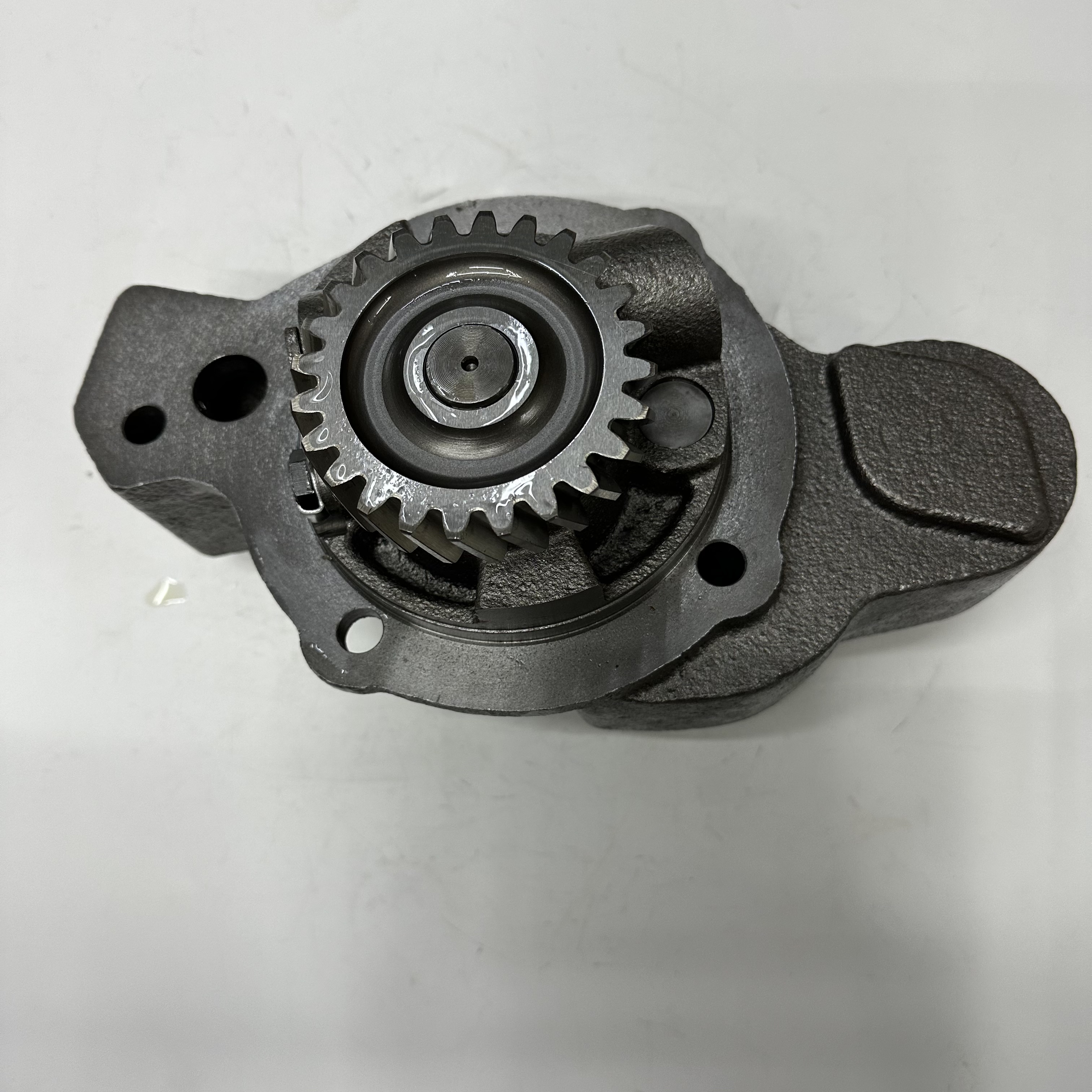 Cummins NTA855,N14,NH220 engine parts oil pump 3042378