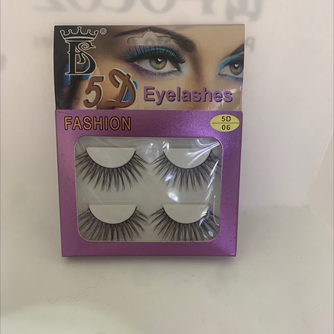 2 Pairs Of False Eyelashes 3031, 3032 Application Scenario