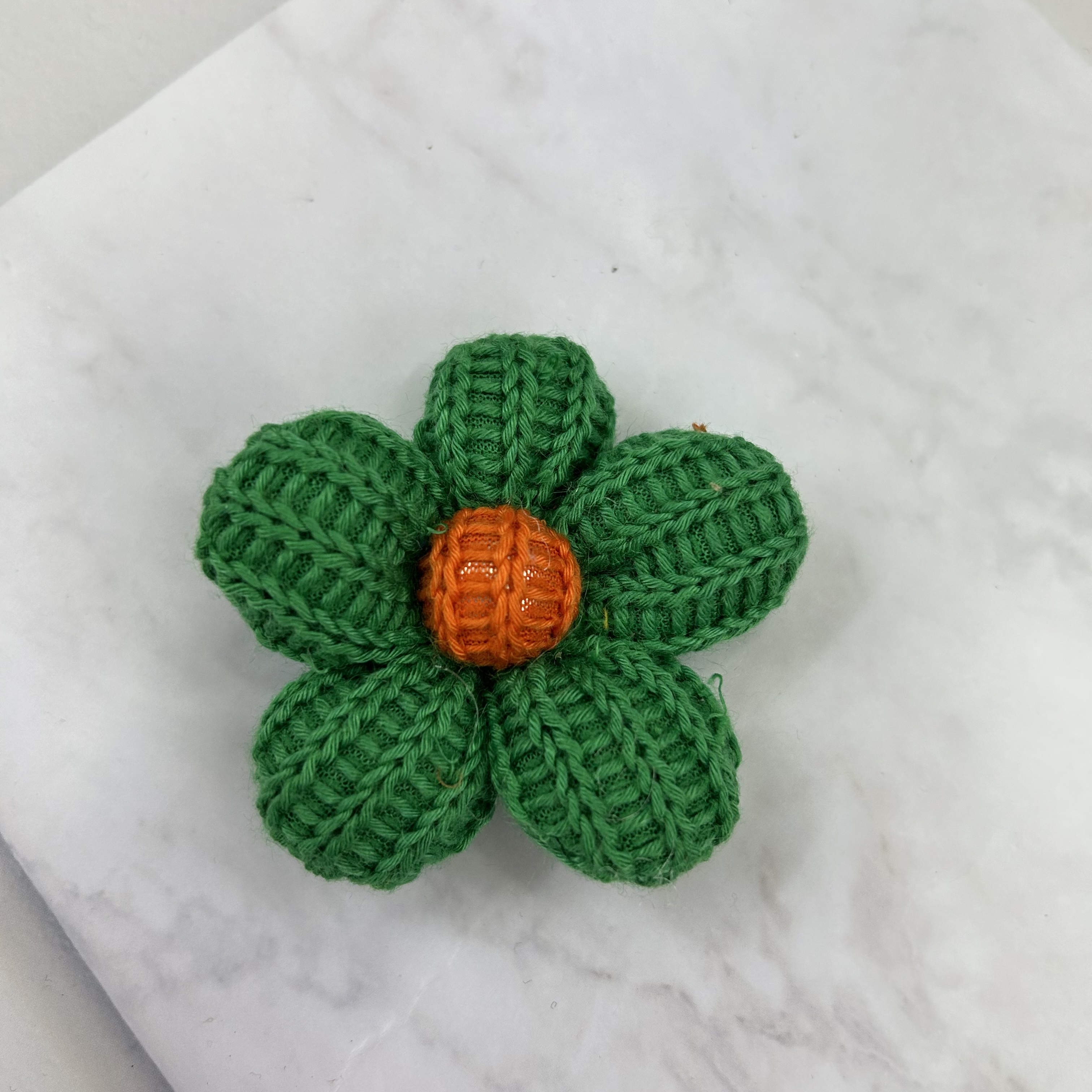 [Stock] Autumn And Winter New Knitted Five-Petal Flower Accessories Wholesale details Picture