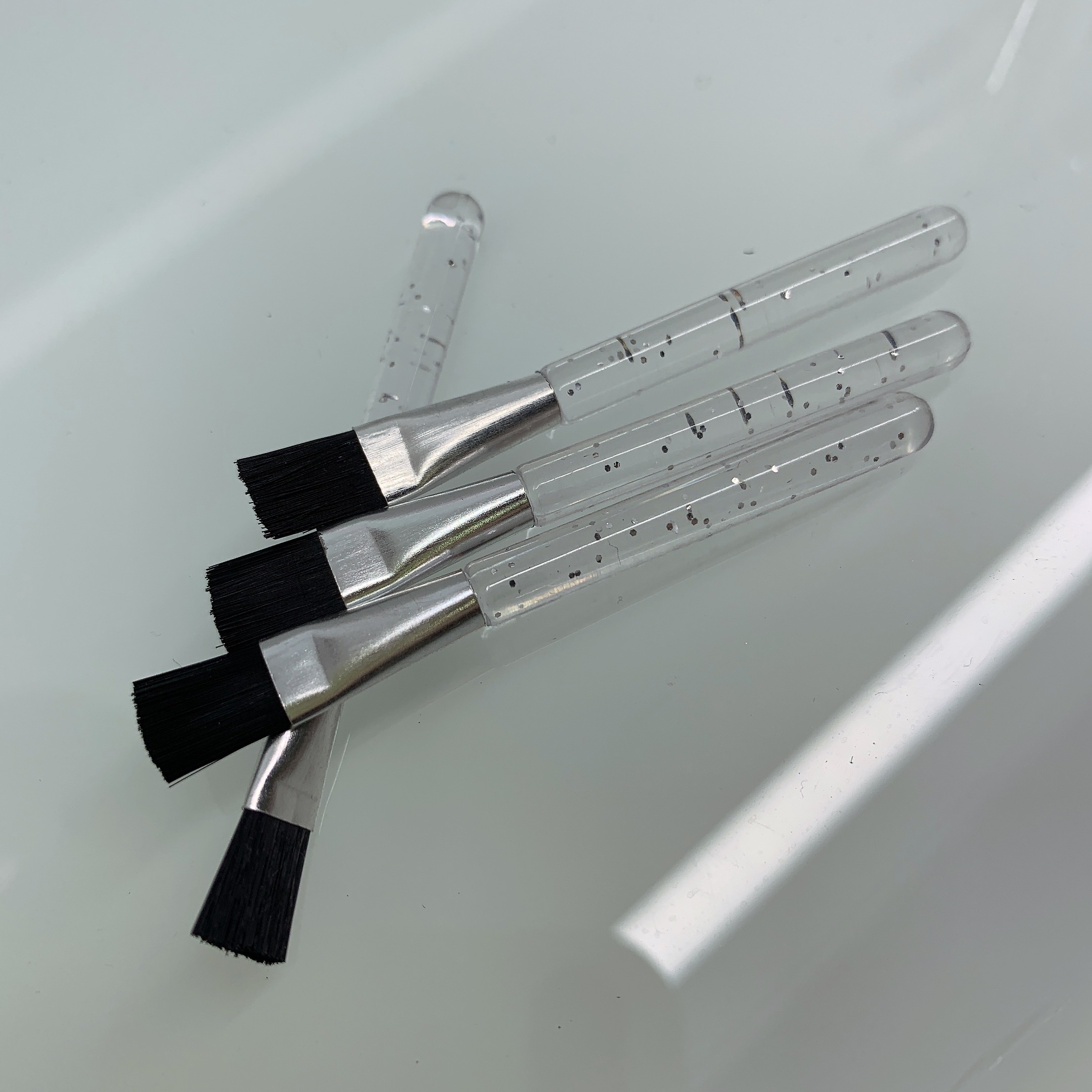 Eyebrow Brush Clear With Scallion Handle Application Scenario