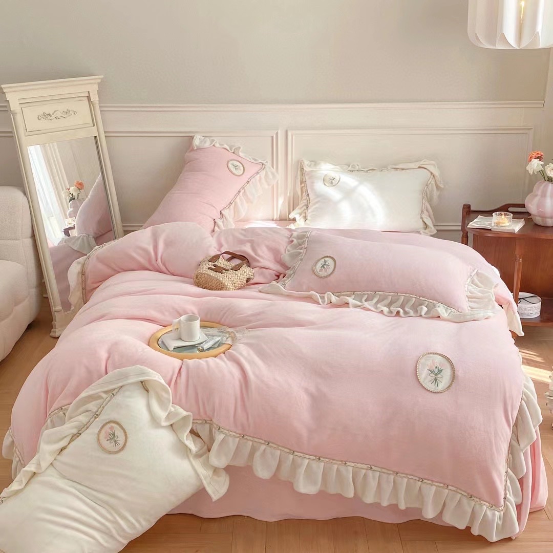 French Romance Lace Velvet Four-Piece Set