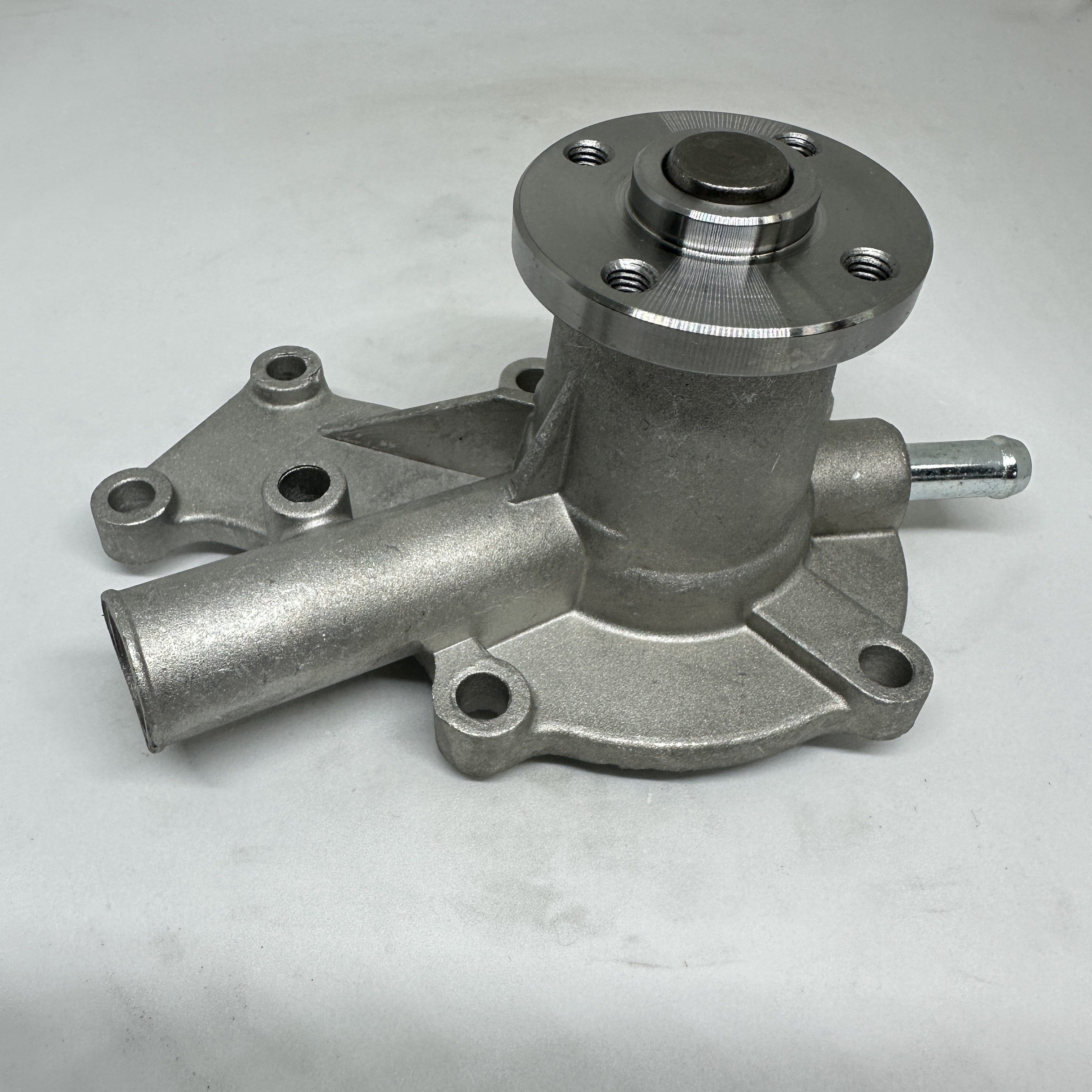 Small excavator tractor cooling pump 15881-73033