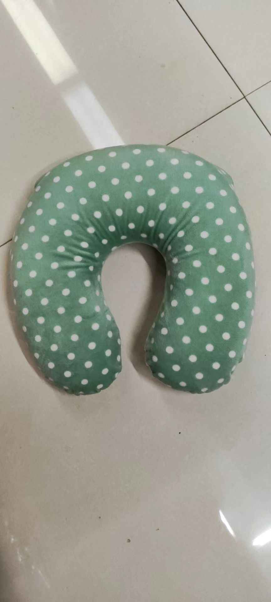 U-Shaped Pillow Cervical Neck Support Pillow Car Airplane Travel Pillow Napping Siesta Relic Memory Cotton Pillow U-Shaped Pillow Backrest Green Spots