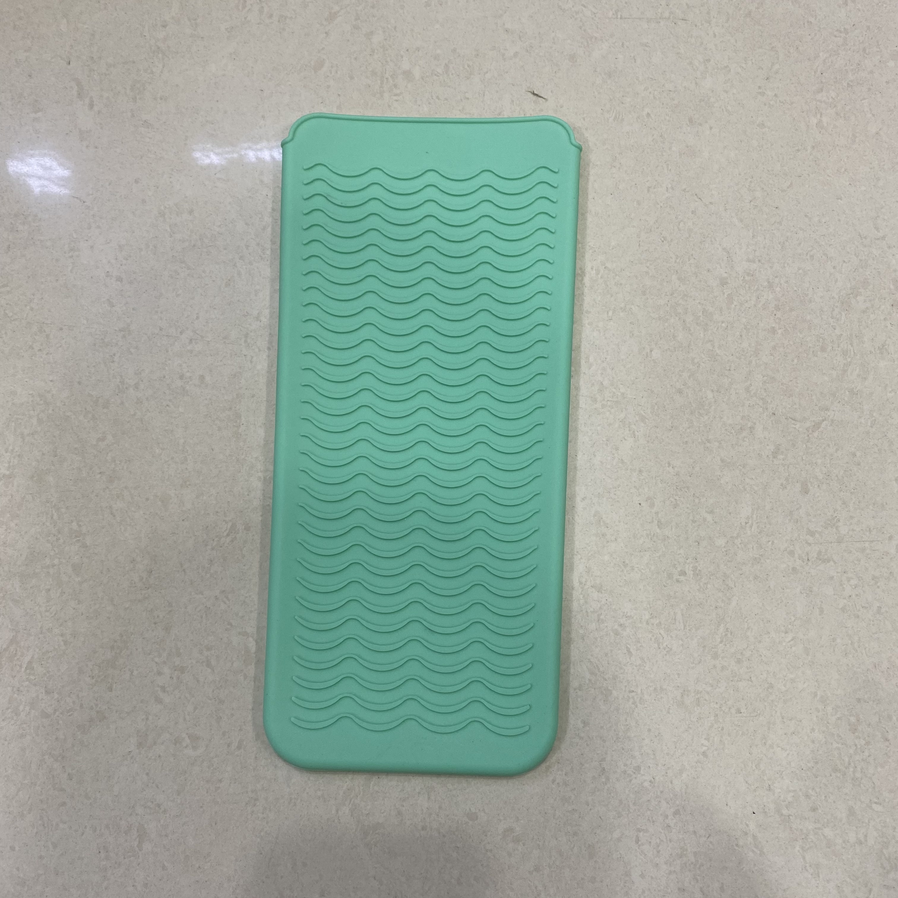 Hair comb heat shield