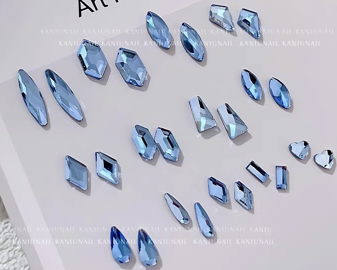 Wingenie Mini Small Size Light Blue Flat Bottom Shaped Diamond Nail Jewelry Burst Flash Diamond Application Scenario