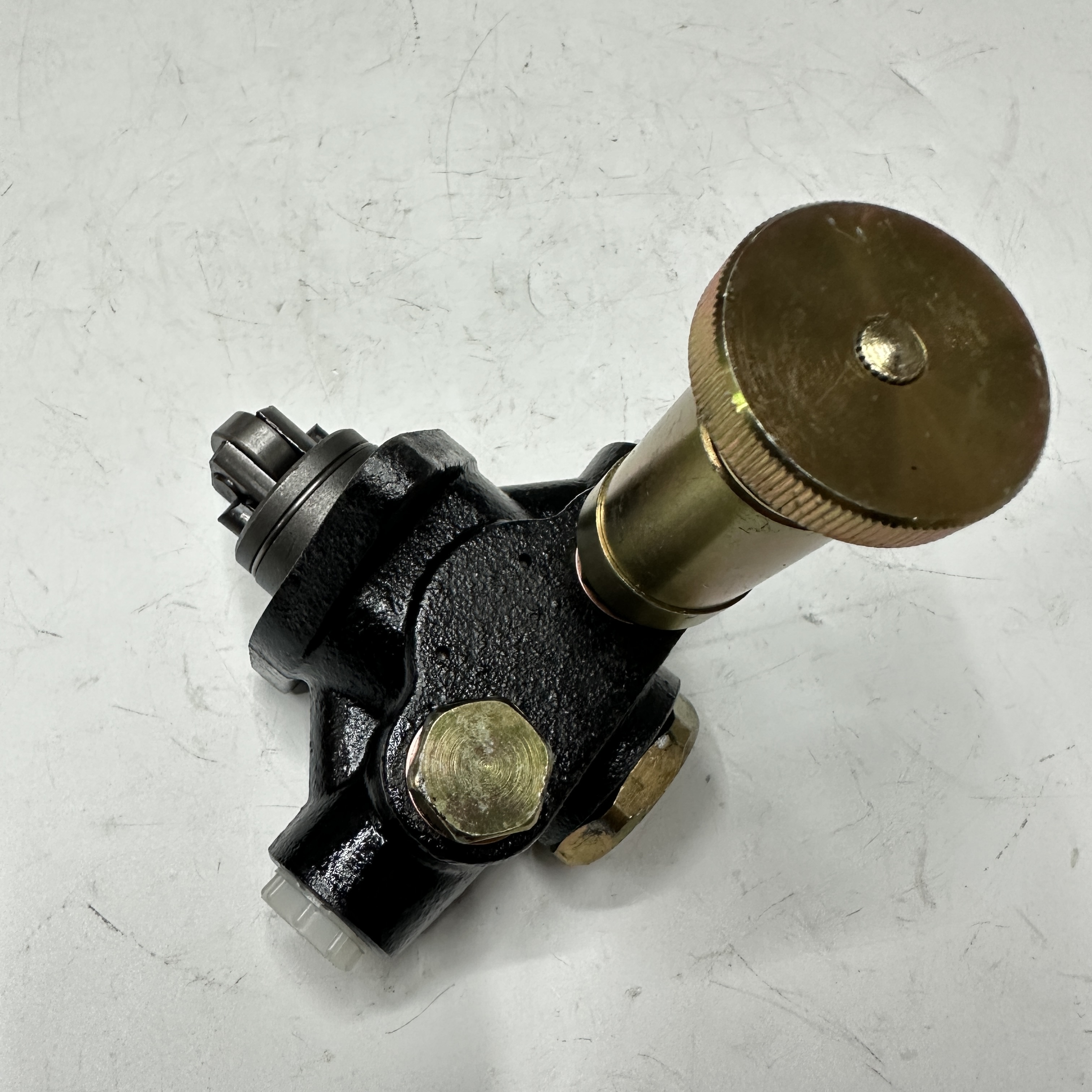 Japanese construction machinery parts Fuel system diesel oil pump ME717123