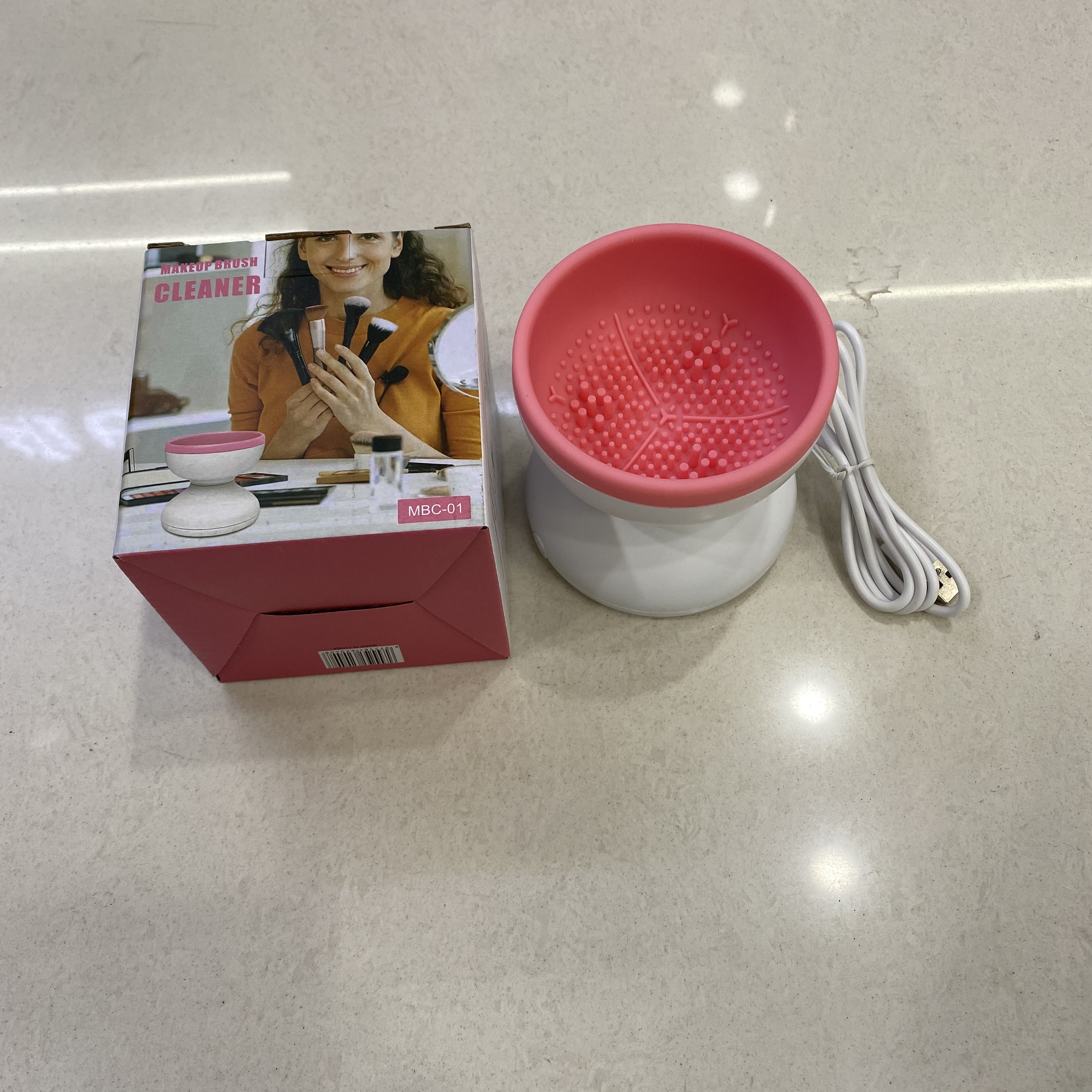 Makeup brush cleaner