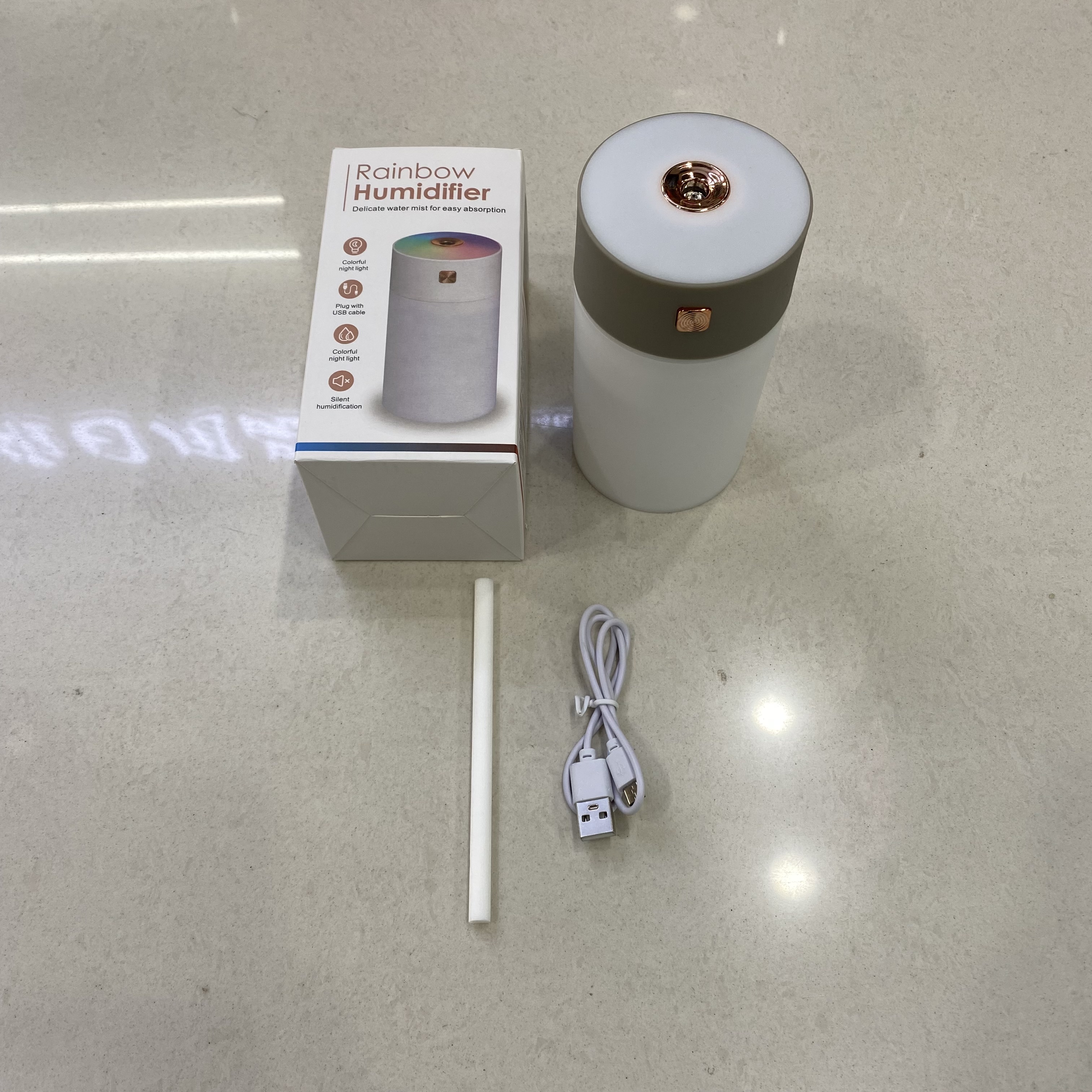 Small mini fog quantity aromatherapy car humidifier rainbow cup car humidifier