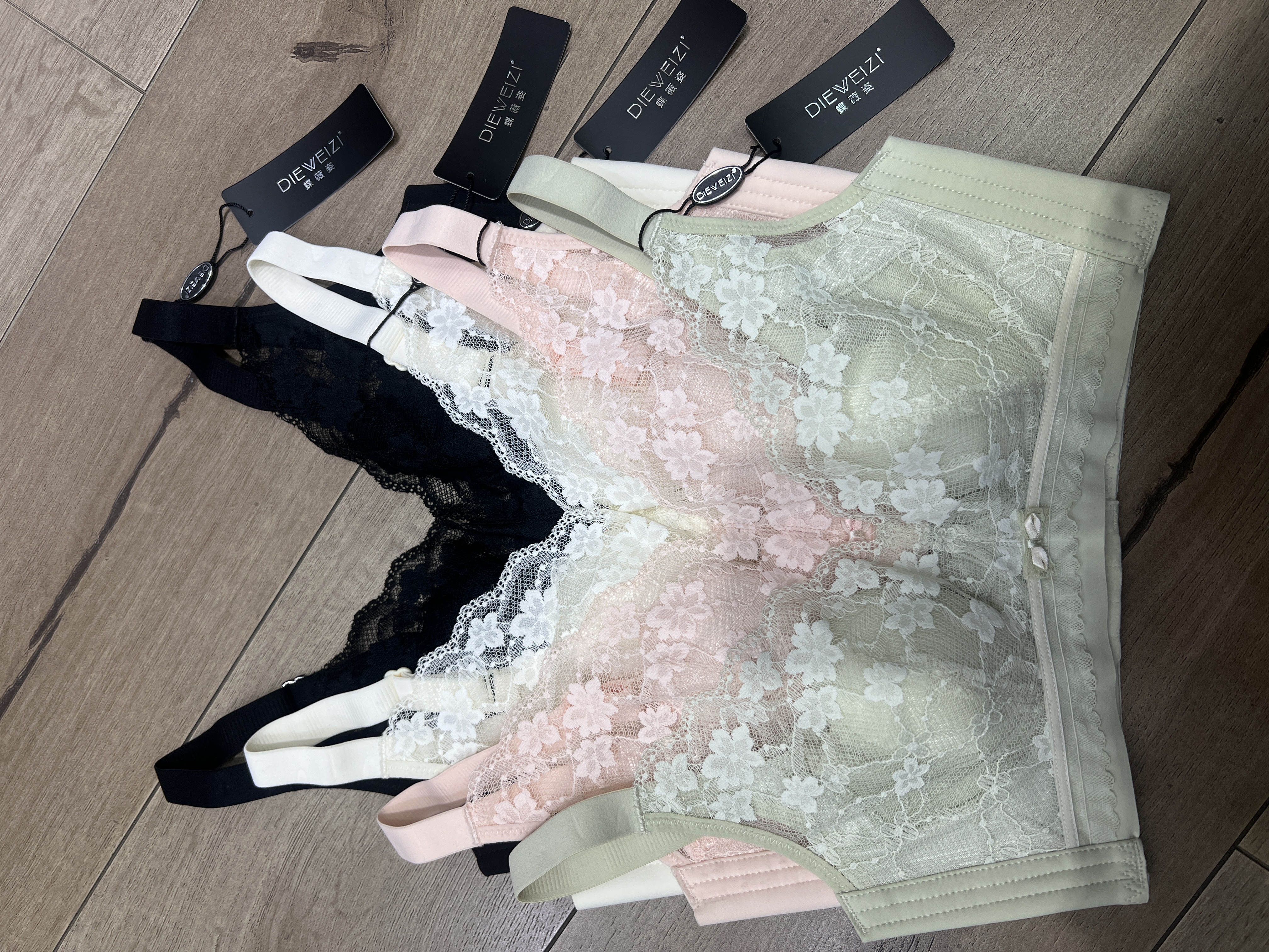 👏🏻 New Hot Spring And Summer 👏🏻 Model No. : 519# Size: 34-40Bc Color: Beige, Green, Tender, Black