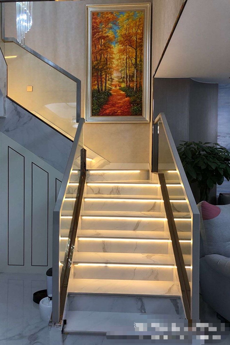 Aisle light Aisle light with stairs Intelligent automatic household black aluminum alloy step induction light Stair light V series