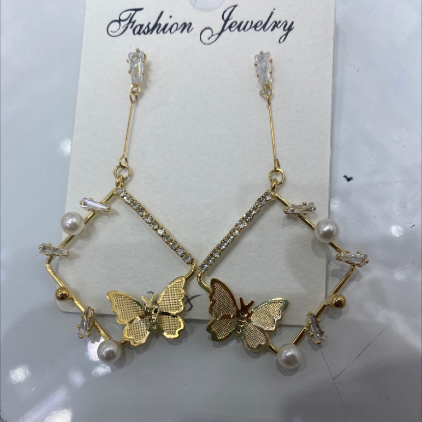 Louis: ODi 2023 network explosive earrings, zircon + accessories fashion earrings, exported to Europe, the United States, Southeast Asia and other countries 20230002 popular jewelry thumbnail