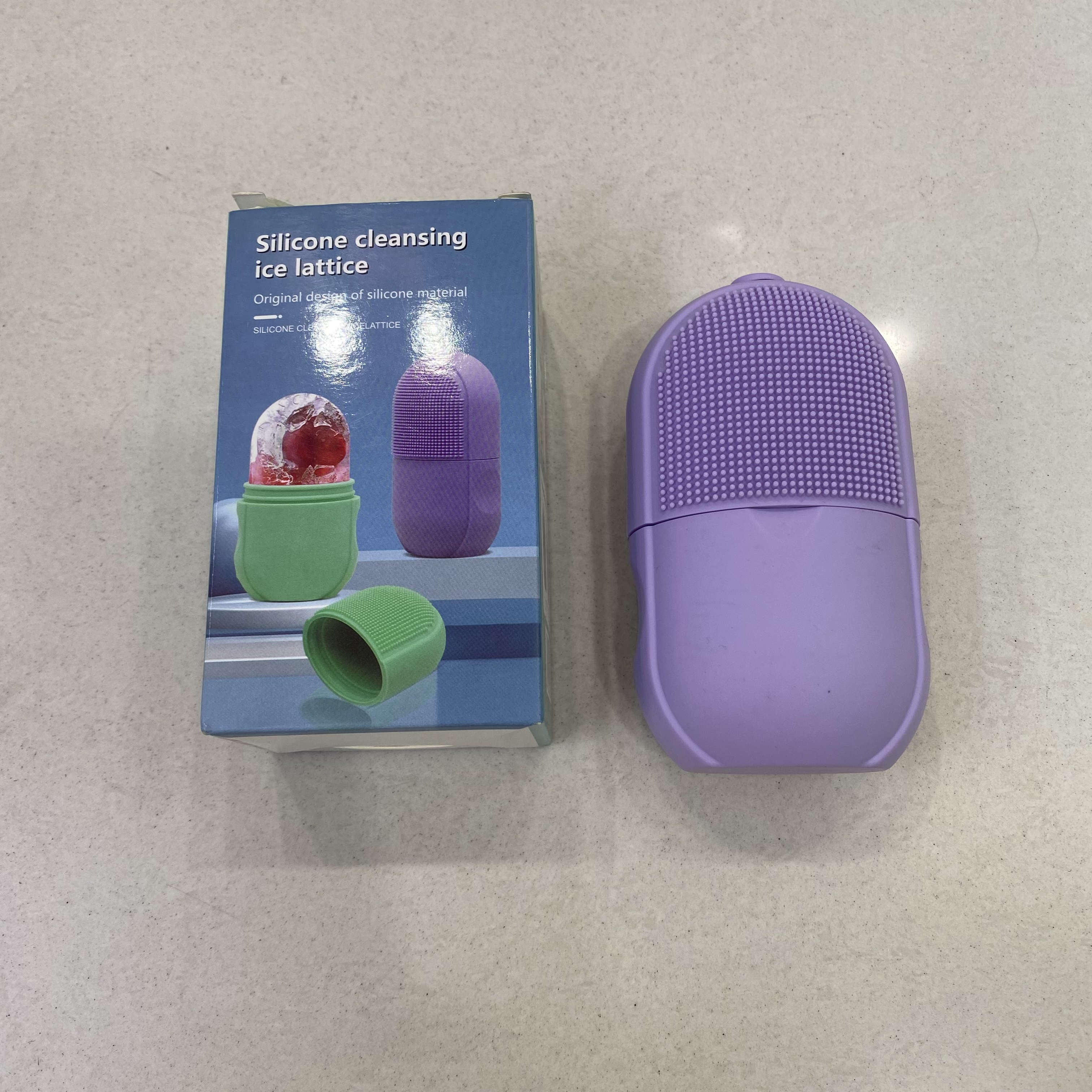 Face ice grid facial ice hockey face ice massage cleansing instrument ice roller capsule type face ice