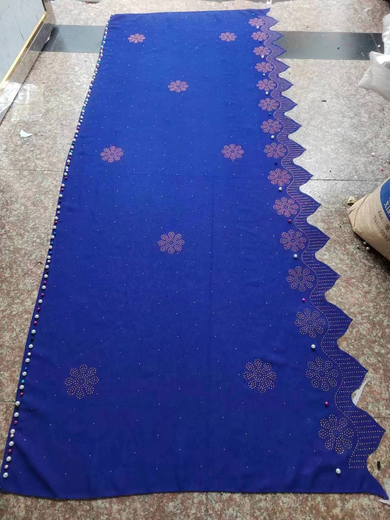 Overall appearance of milk silk ironed diamond scarf