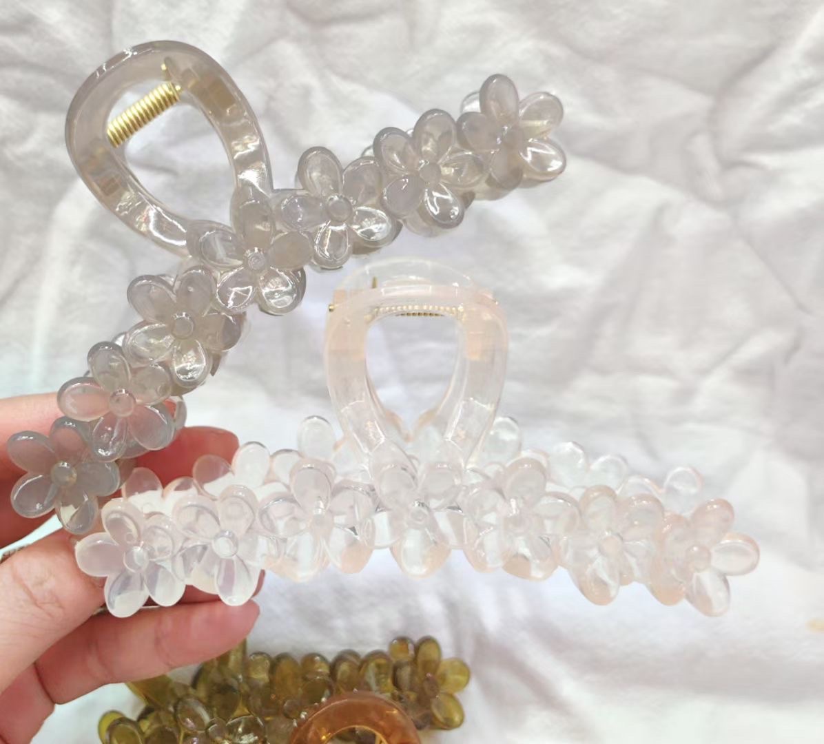 Korean Flower Grab Jelly Color Super Large Shark Clip Elegant Temperament Back Hair Grab Hair Adornment Clip