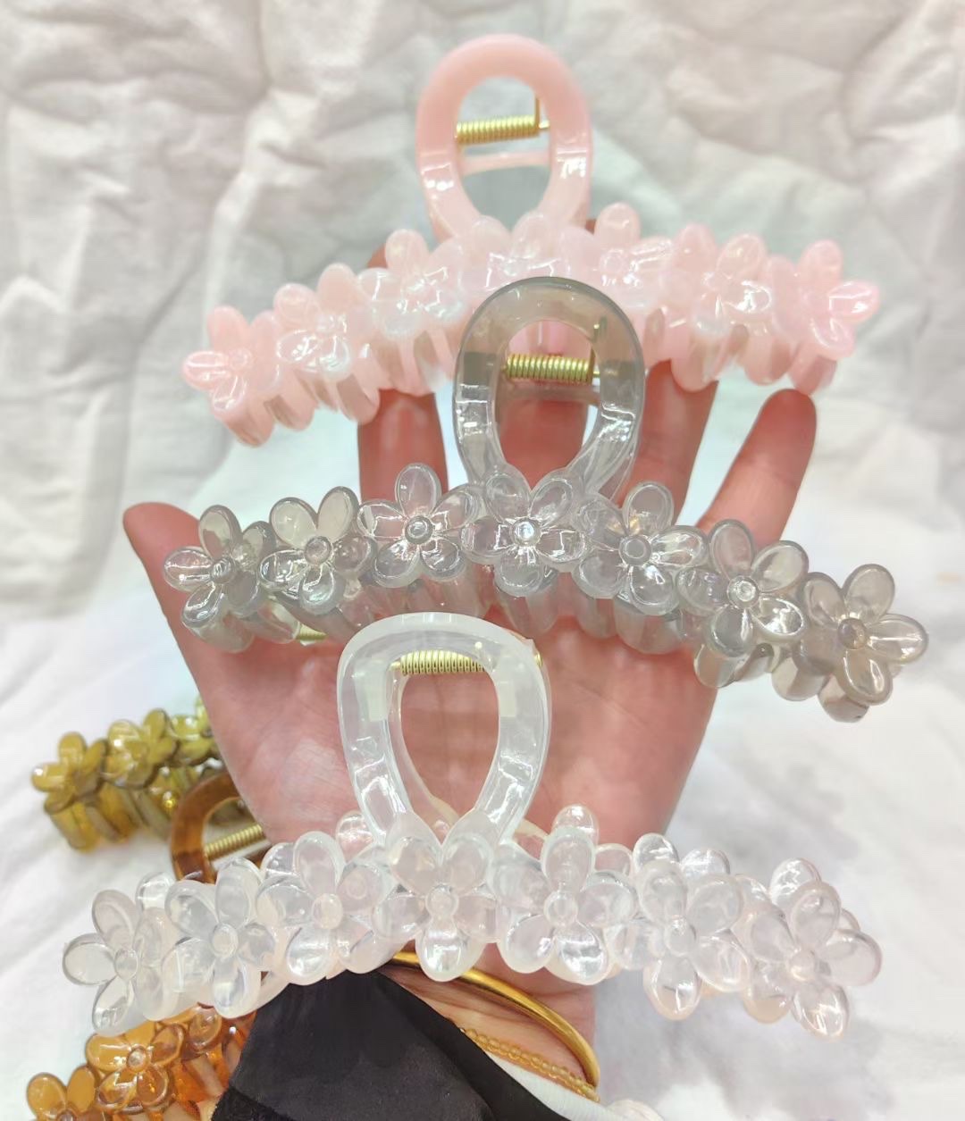 Korean Flower Grab Jelly Color Super Large Shark Clip Elegant Temperament Back Hair Grab Hair Adornment Clip details Picture