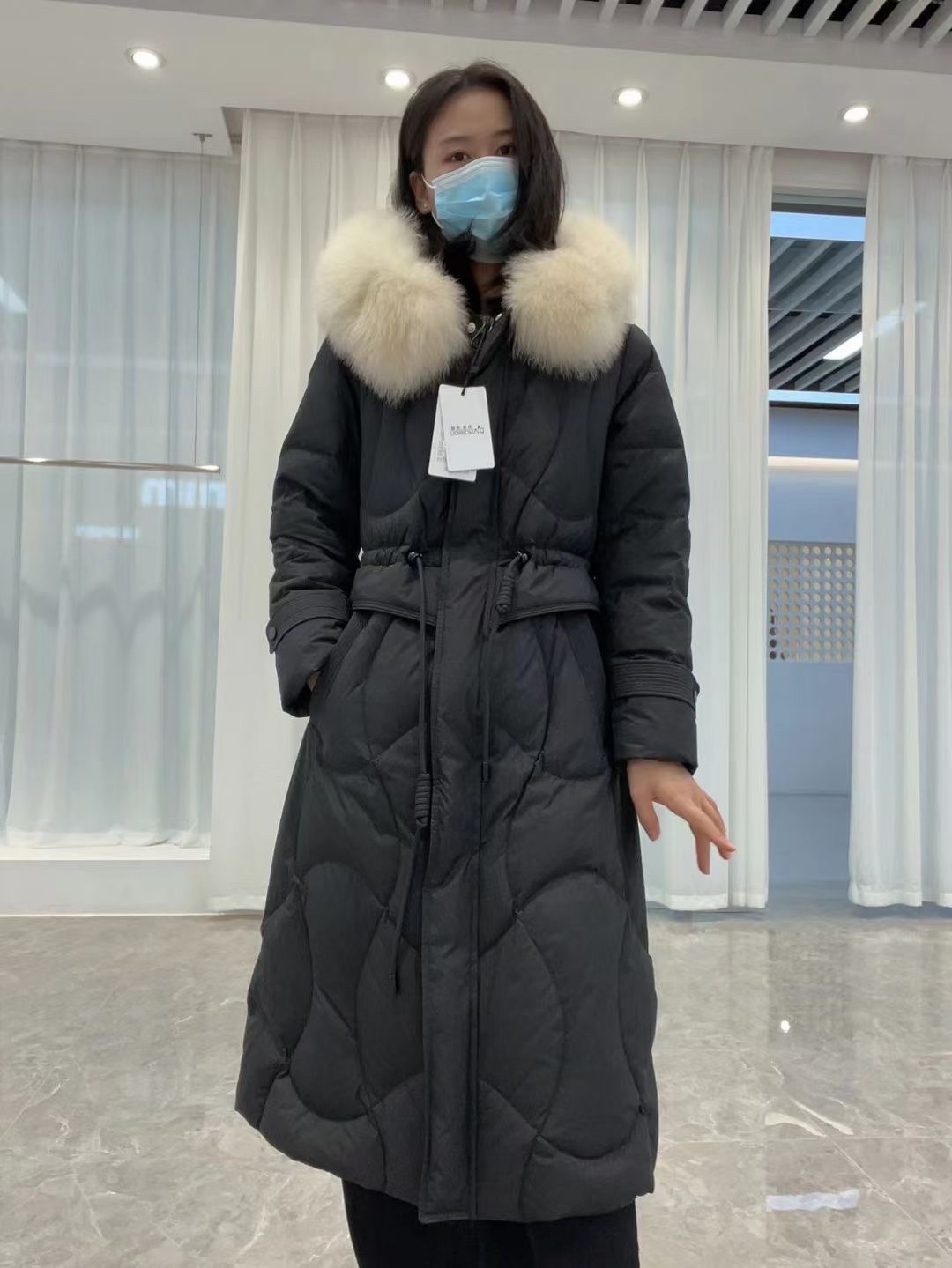 White fur collar medium length down jacket Black 22