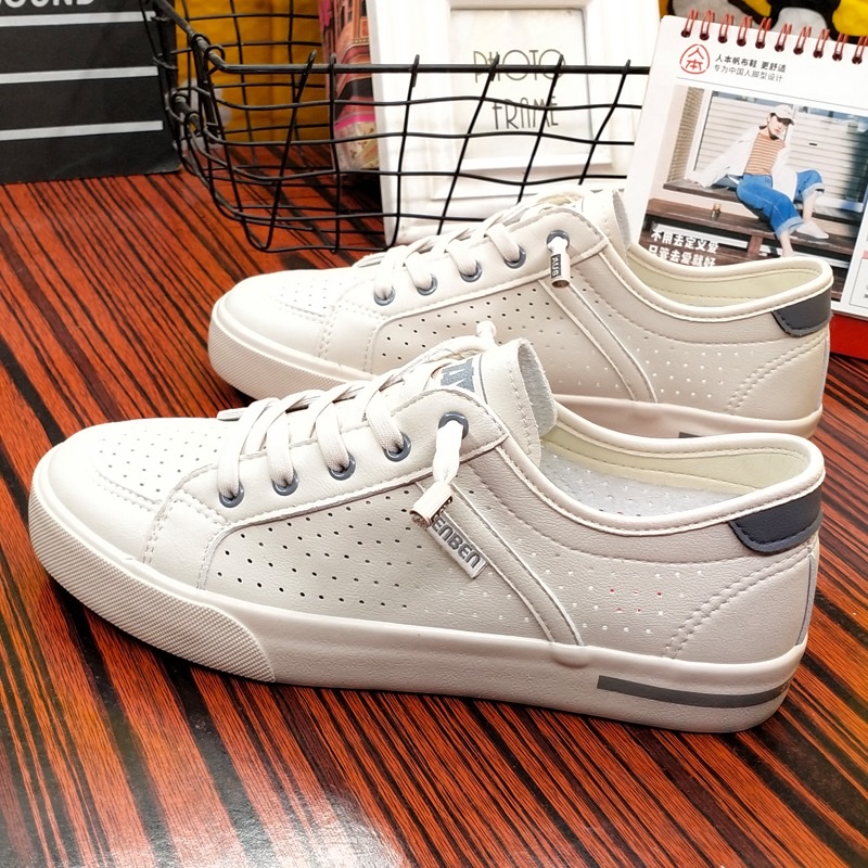 This hollow leather casual shoes do not tie students breathable lazy men's shoes
