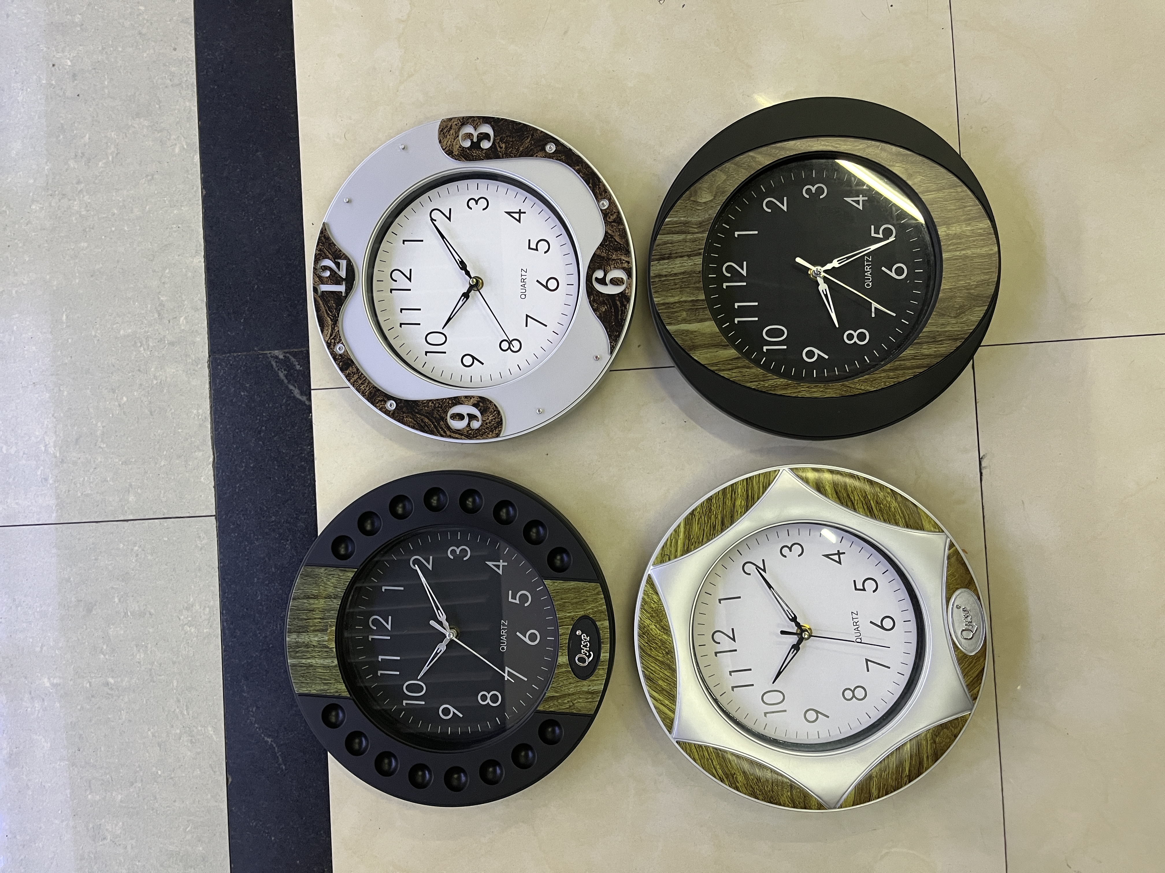 2610 Wood grain wall clock thumbnail