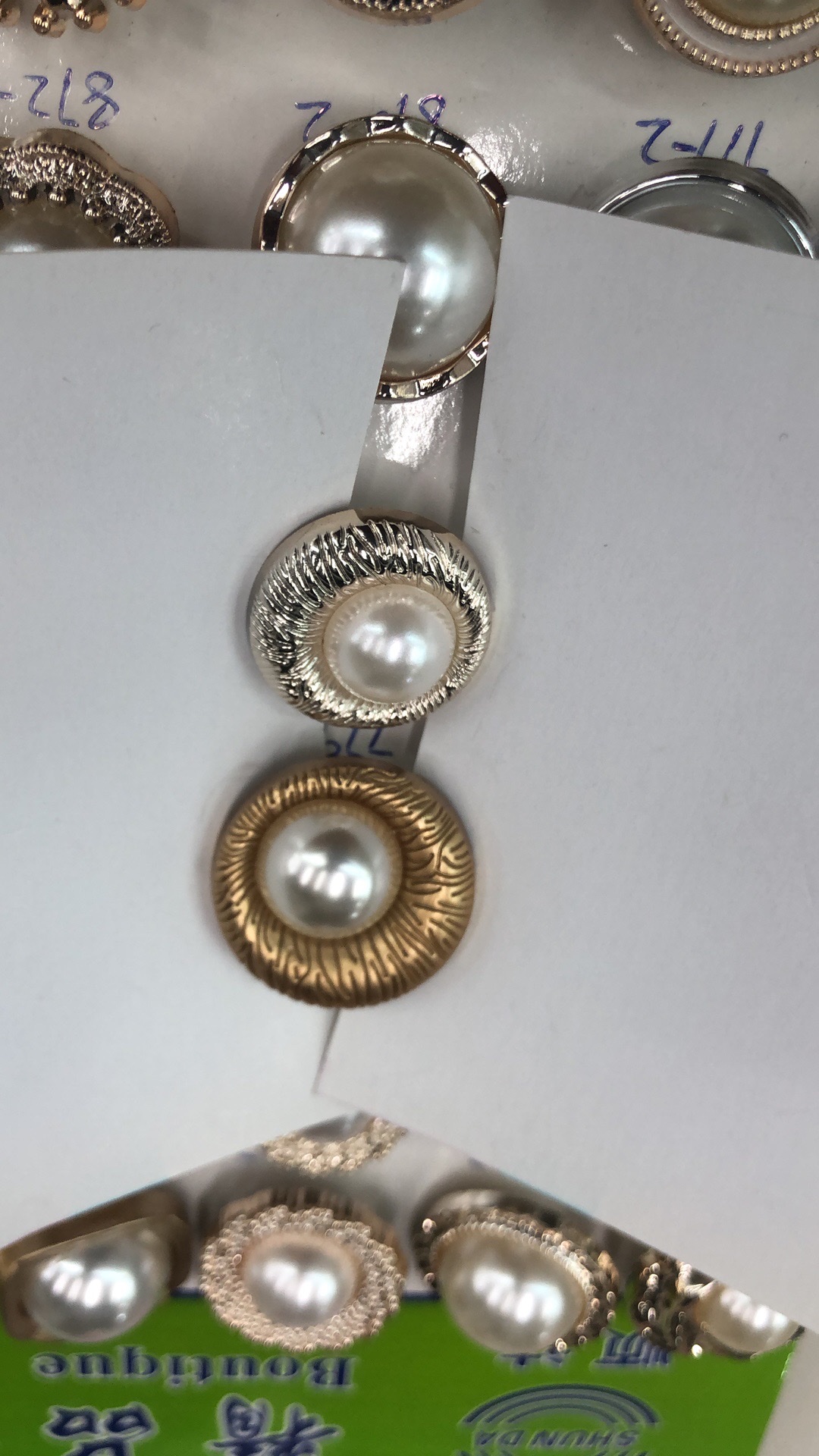 Plastic Plated Pearl High-Grade Incense Button details Picture