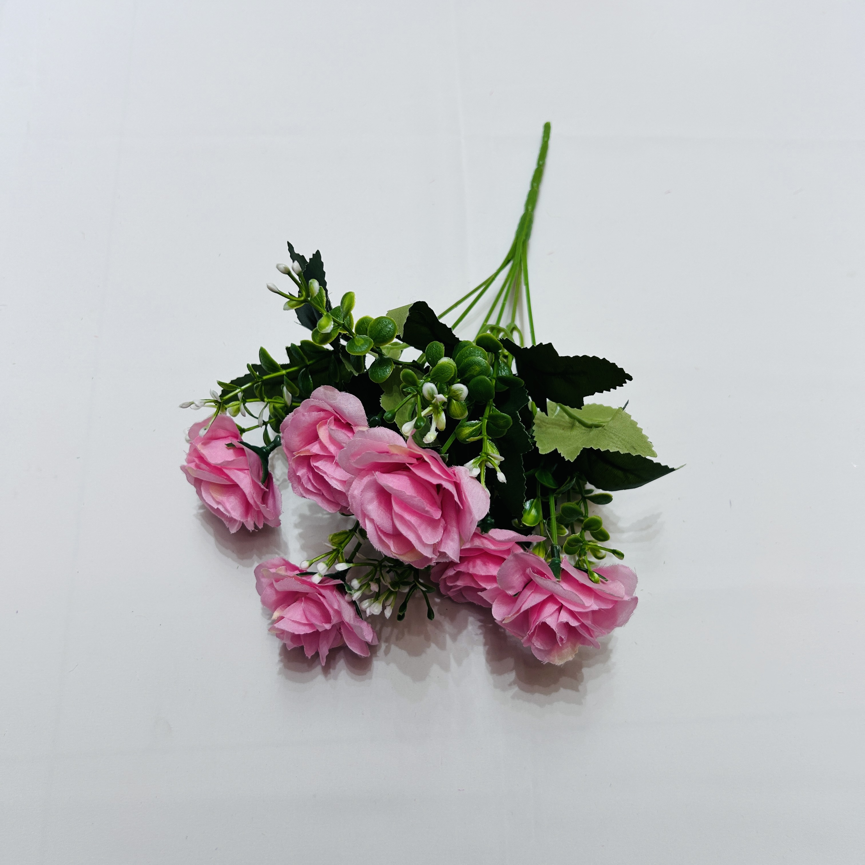 Bride Holding Flowers Silk Cloth Simulation Rose Table Layout Fake Flowers Gift Flowers Chinese Wedding Layout Plastic Flowers details Picture