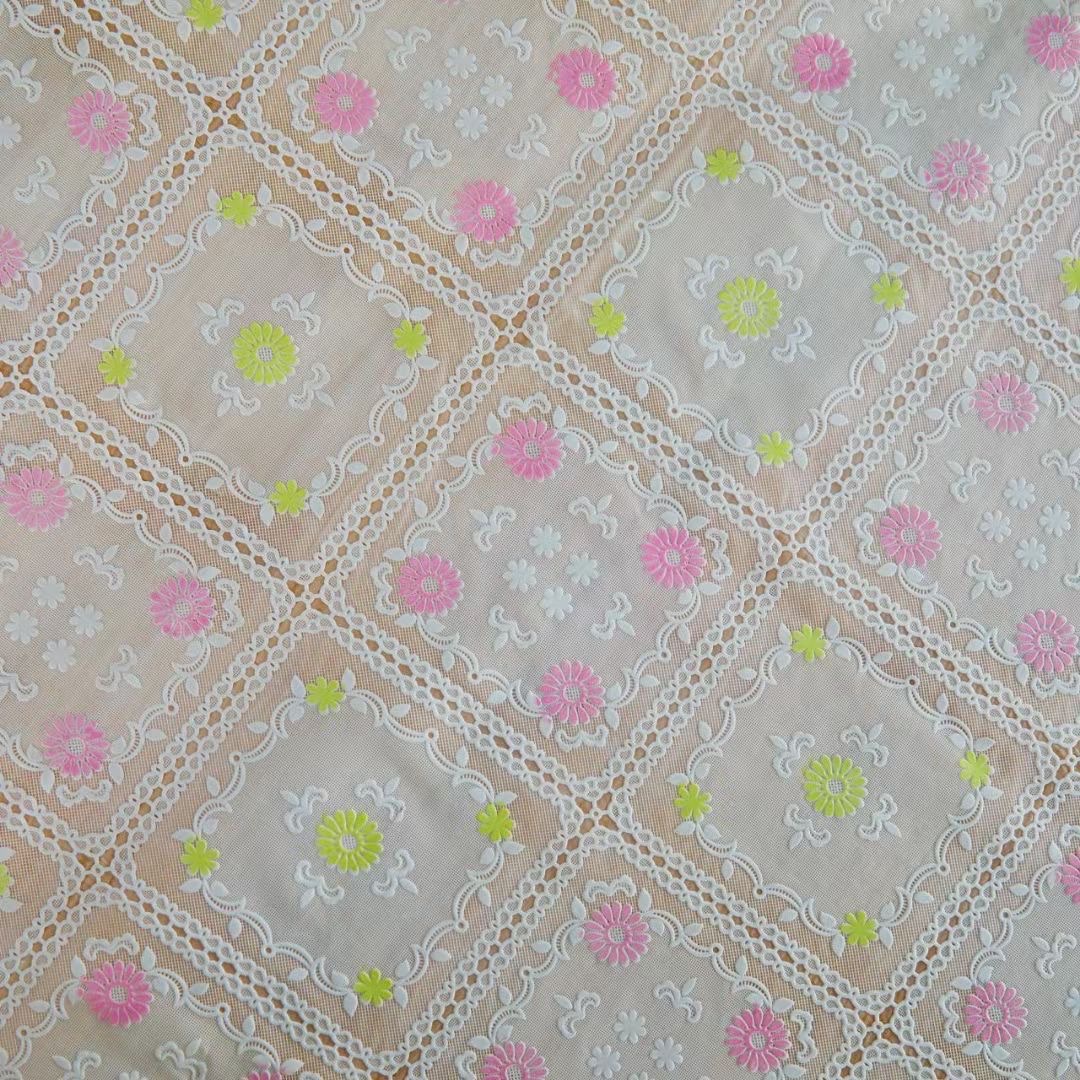 Lace Tablecloth 1.37 Door Width, A Roll Of 20 Meters Variety Of Flowers Application Scenario