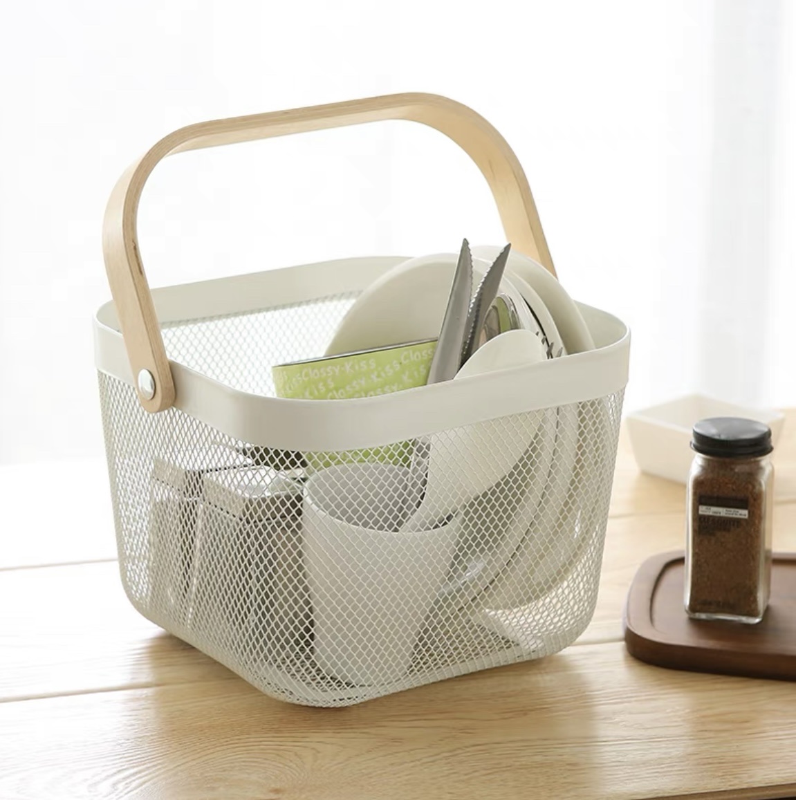 Storage Basket Portable Fruit Basket Kitchen Living Room Tabletop Iron Debris Storage Basket