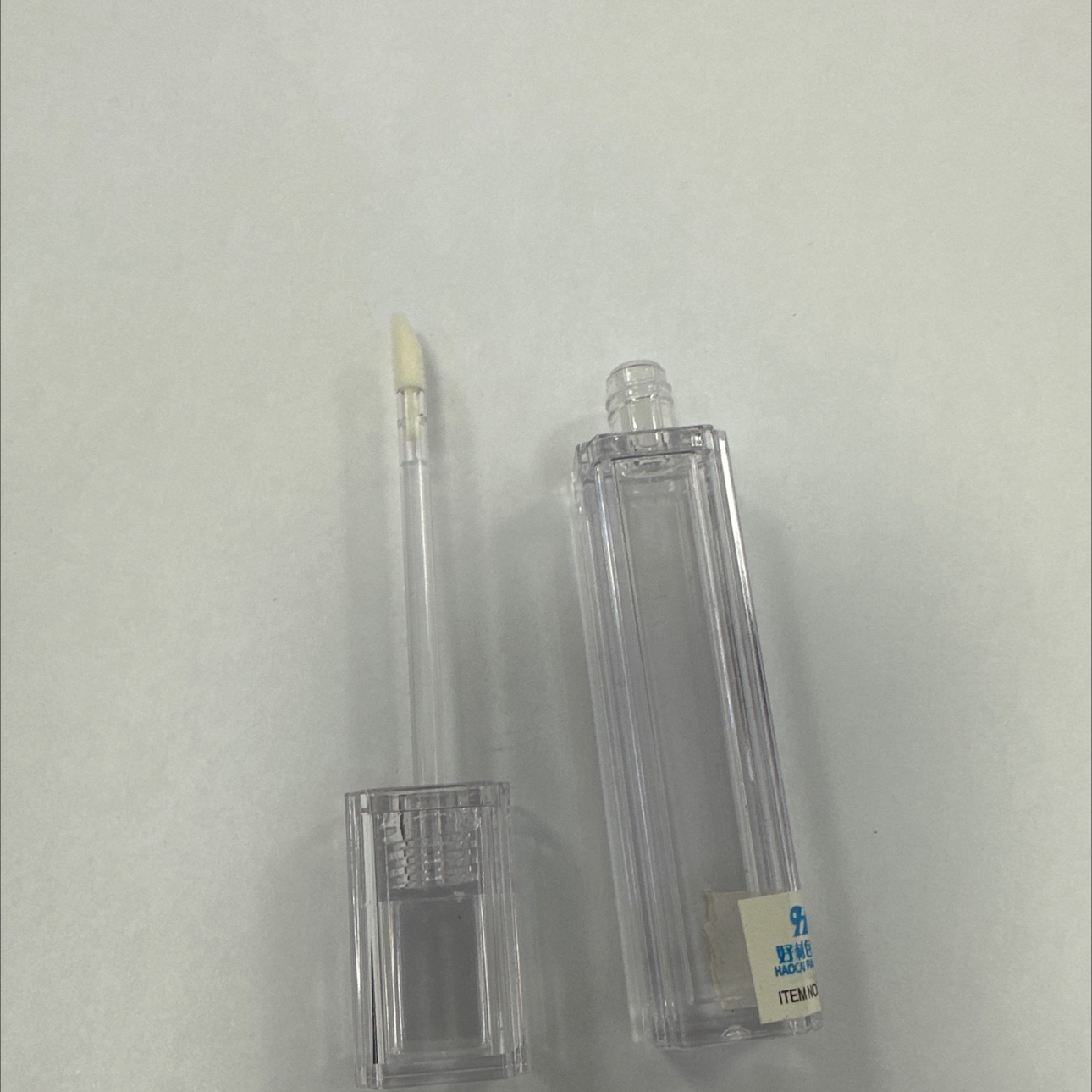 High-Grade Transparent Lip Gloss Tube full figure