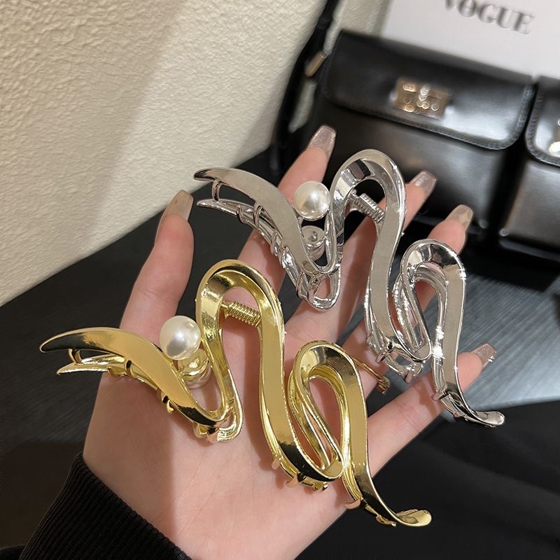 Small Cold Wind Design Hairpin Female Back Head Shark Clip Ins2023 New High-End Hairpin Grab Large Application Scenario