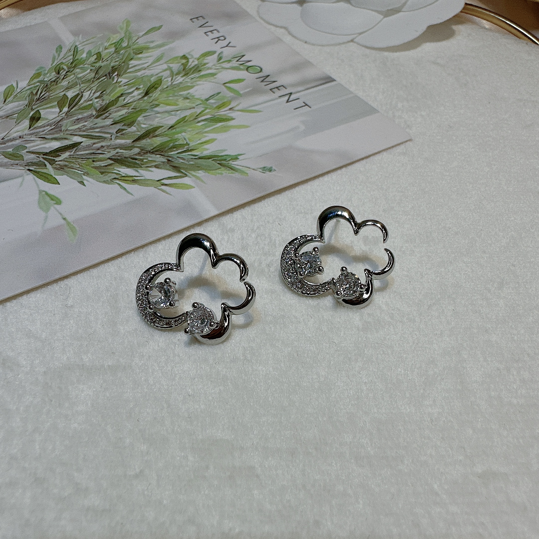 Korean Version Of The Niche Design Of High-Grade Stud Earrings Specification drawing