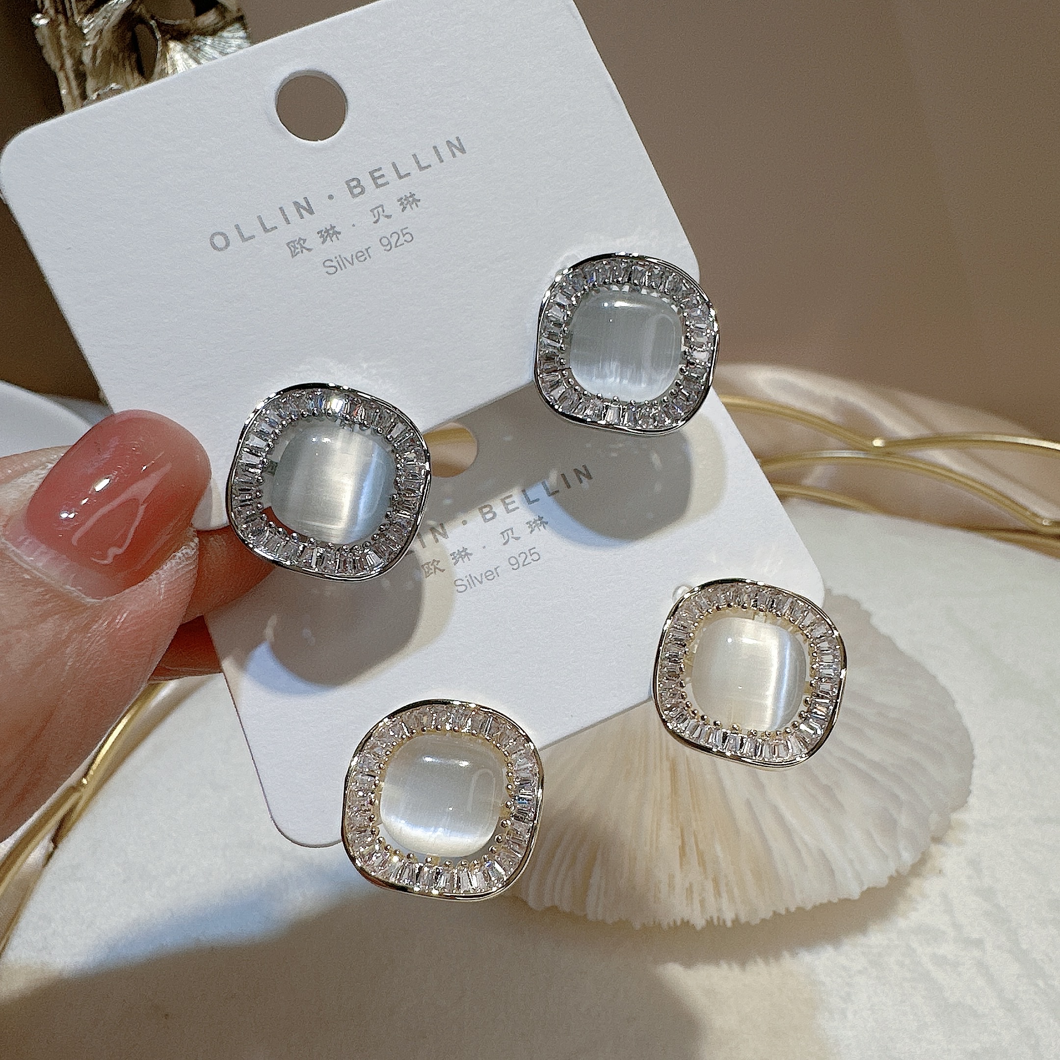 Korean Version Of Niche Design Senior Stud Earrings Cat Eye Summer Style Application Scenario