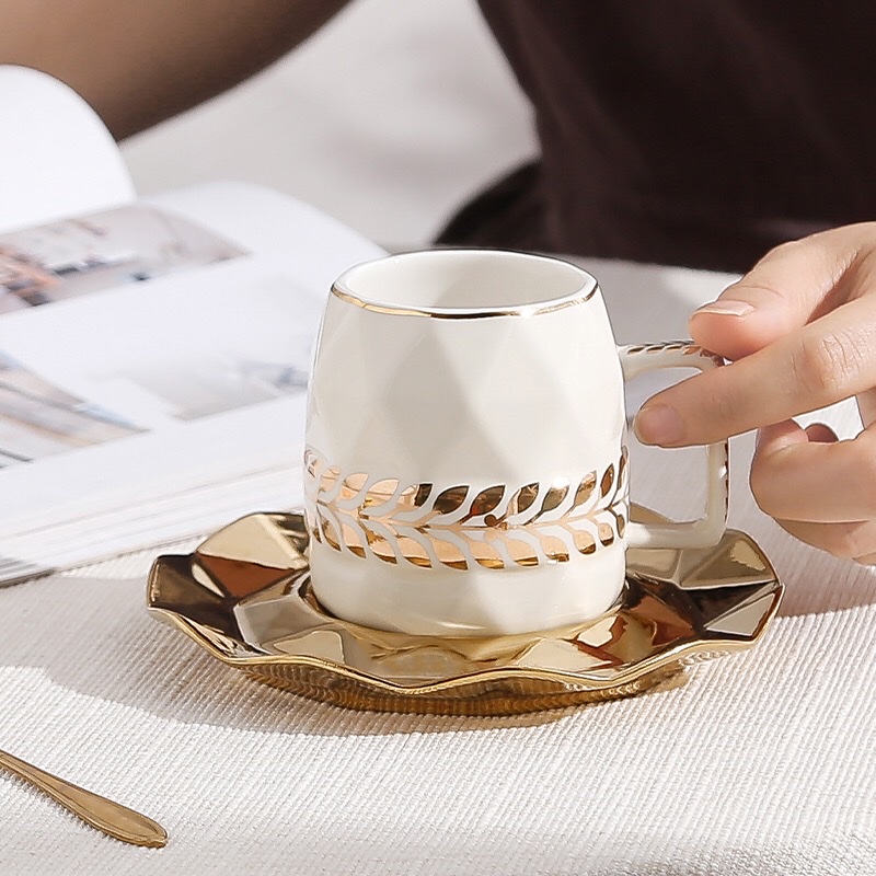 Vintage Bone China European Coffee Cup Set Phnom Penh Ceramic Small Luxury High Appearance Level Small Exquisite Creative Home Tea Set details Picture