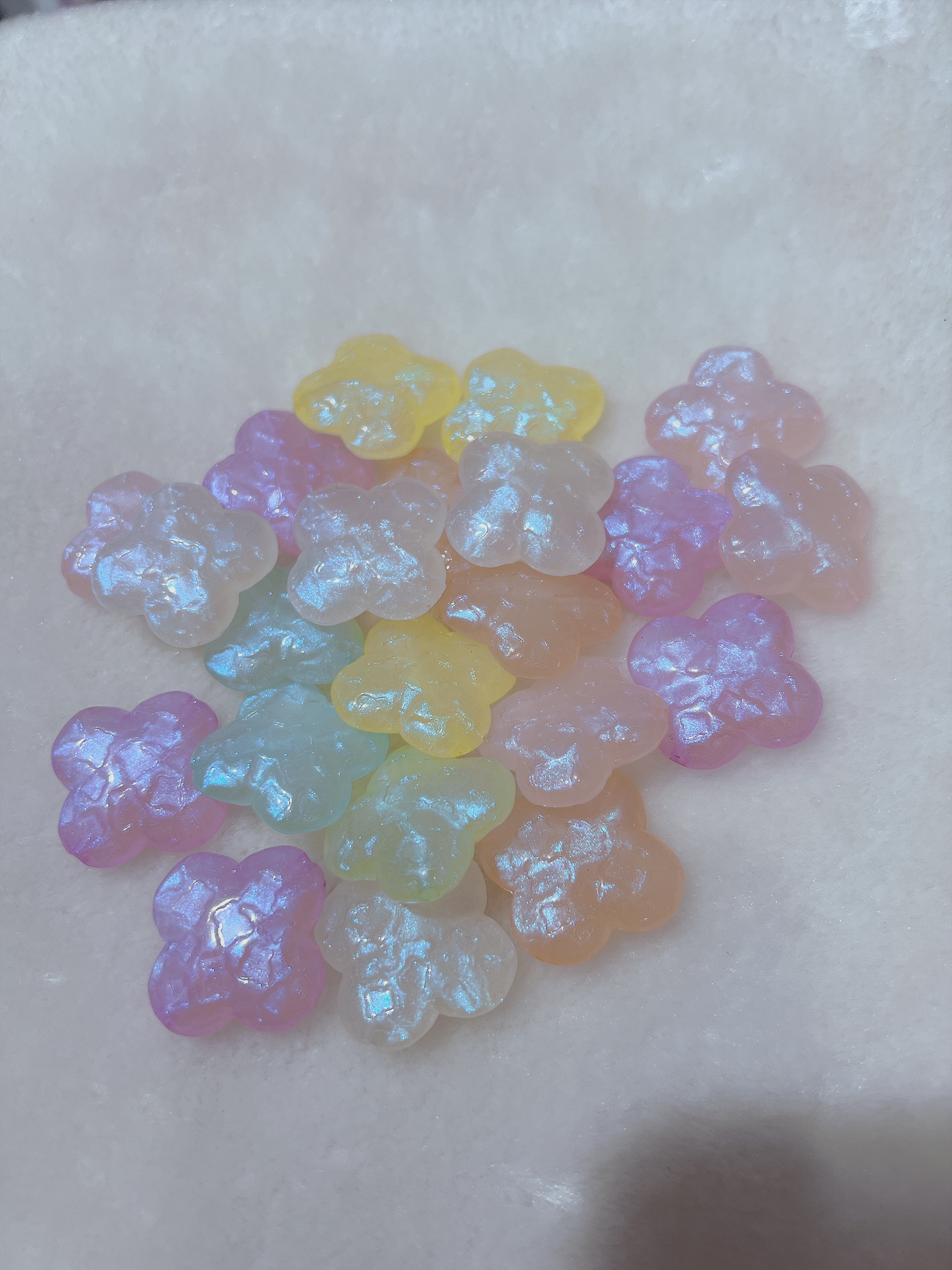 Xinyang Mermaid Luminous Beads Big Four-Leaf Clover Star Beads Jewelry Accessories Diy Live Burst Star Beads Spring Color Acrylic Beads 00088 Specification drawing