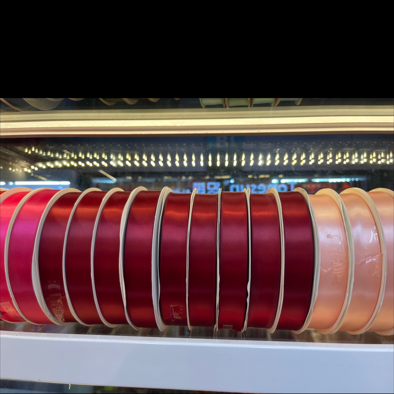 2.5 Cm Round Hole Ribbon 91M Per Side