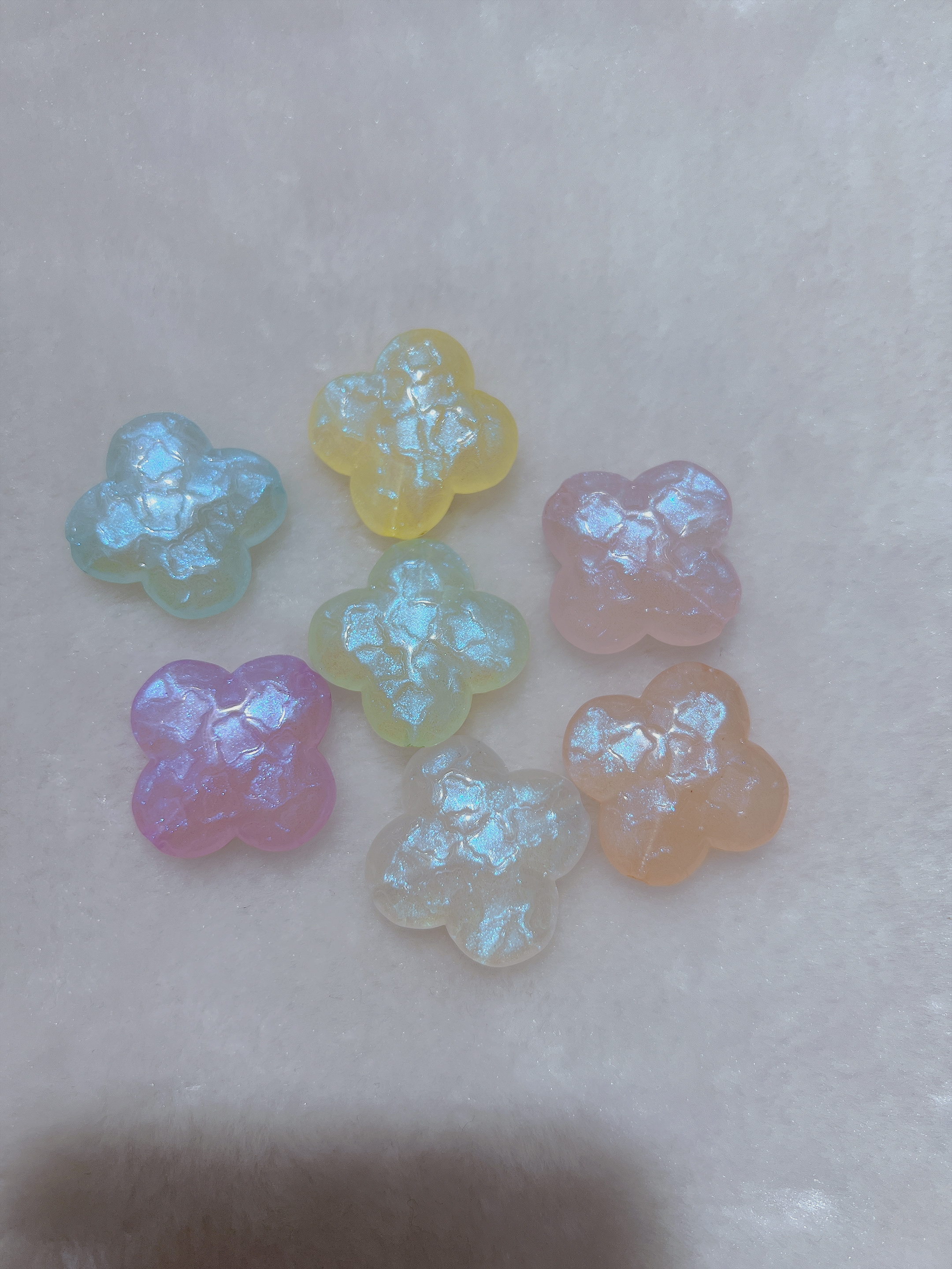 Xinyang Mermaid Luminous Beads Big Four-Leaf Clover Star Beads Jewelry Accessories Diy Live Burst Star Beads Spring Color Acrylic Beads 00088 details Picture