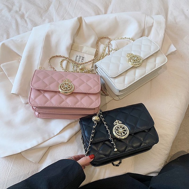 磁扣车缝线斜挎包PU菱格链条包跨境专供时装包详情16