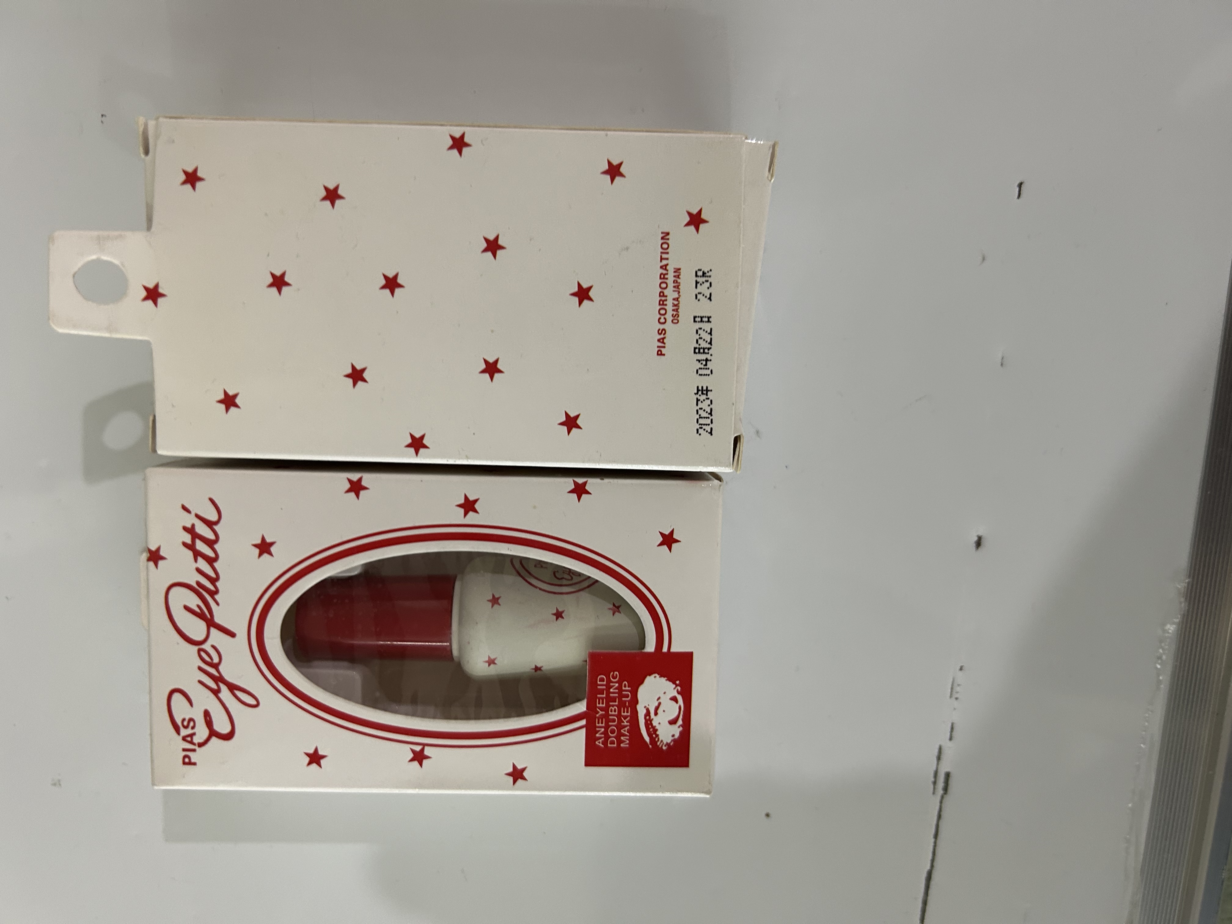 Bottle Eyelash Glue details Picture