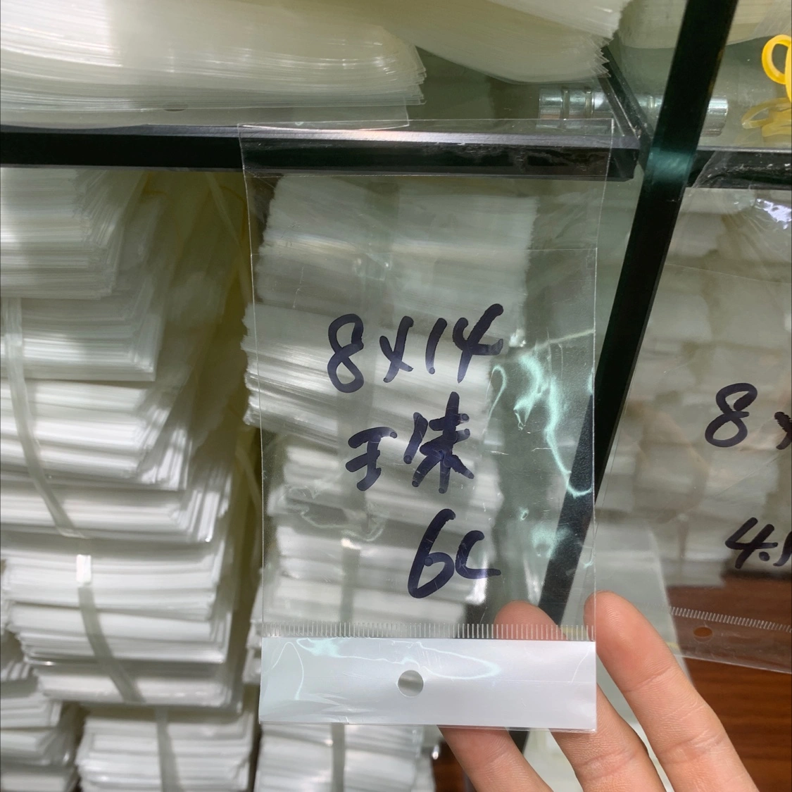 40，6cm*8cm，耳环卡，300克22222亚膜222