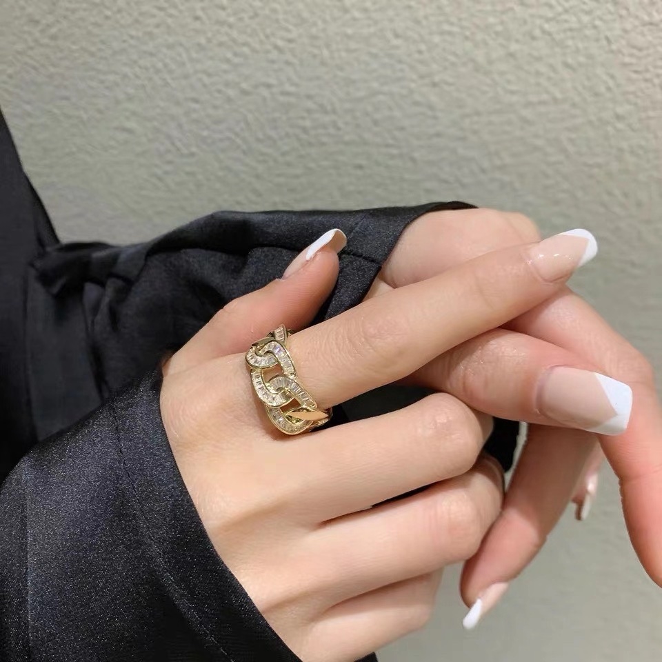 Top color jewelry, high-end micro-inlaid zircon diamond, exquisite and fashionable, European and American street dance, shiny ring, women's style Item Picture