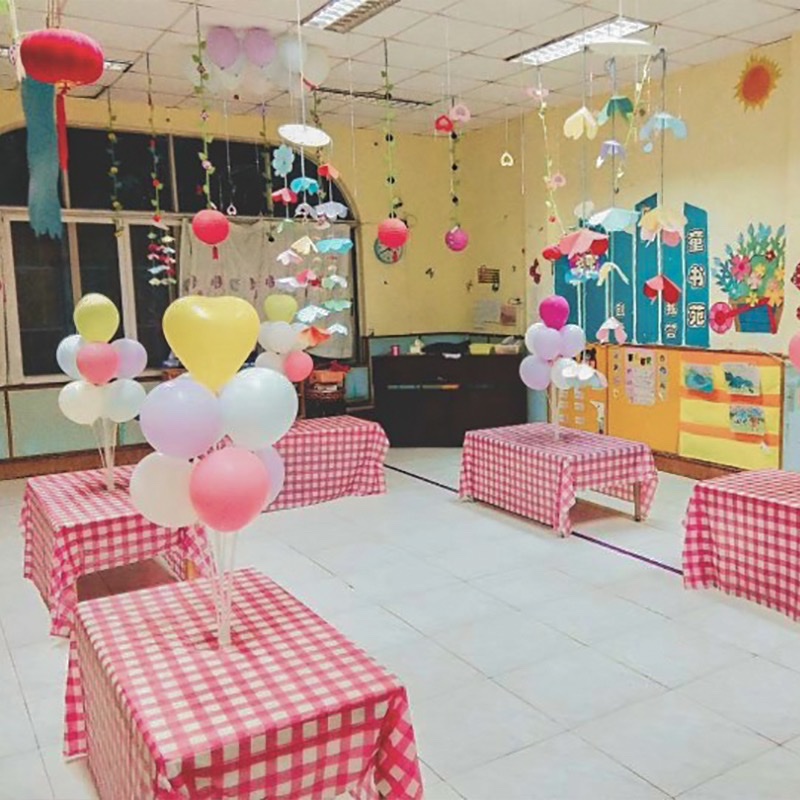 Factory Direct Peva Tablecloth Party Tablecloth Disposable Plaid Tablecloth Red Plaid Blue Plaid Size 137*274Cm full figure