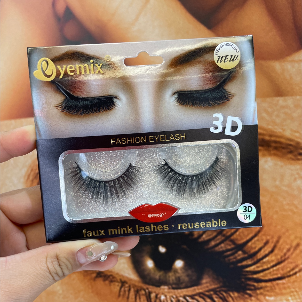 A Pair Of False Eyelashes Gold Packaging Can Be Customized Optional Style Thick Natural Style Application Scenario