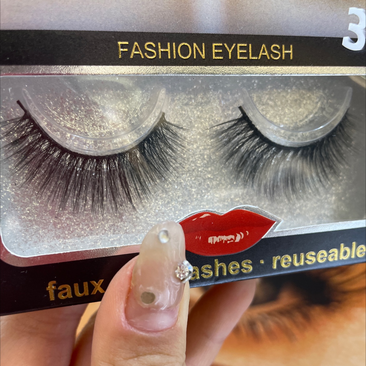 A Pair Of False Eyelashes Gold Packaging Can Be Customized Optional Style Thick Natural Style Specification drawing