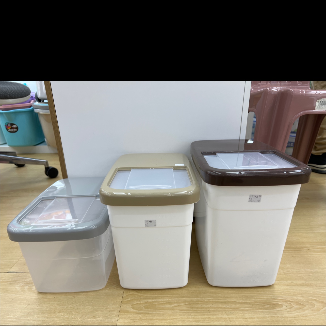 Factory direct sales of fashionable household rice buckets full figure