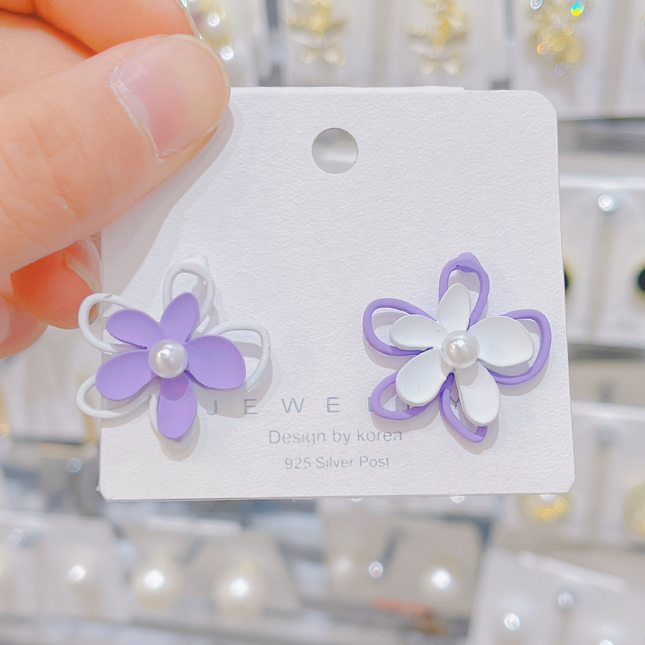Asymmetrical color contrast flower earrings Niche design earrings Purple fresh spring studs no piercings ear clip female surbrow