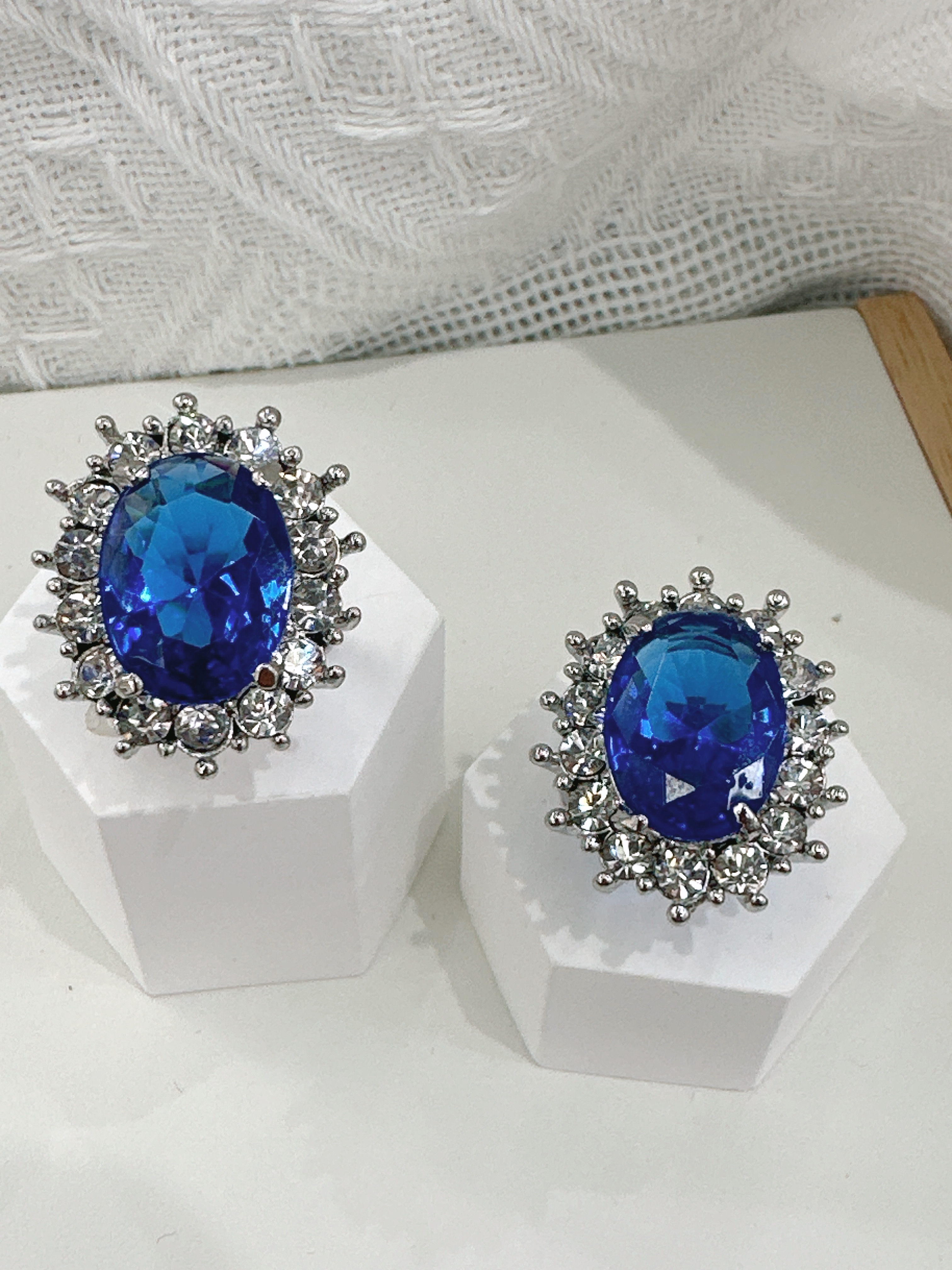 Sapphire fashion highlights off