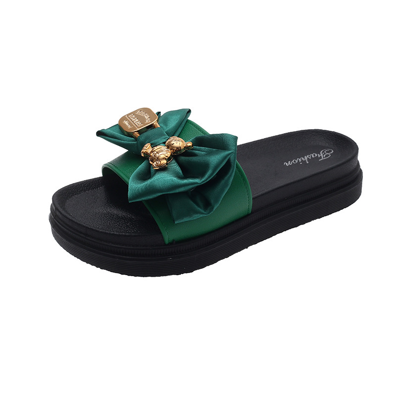 2023 Summer New Fashion Slippers Female Thick Bottom Bear Pin Soft Bottom Comfortable Flip-Flops Item Picture